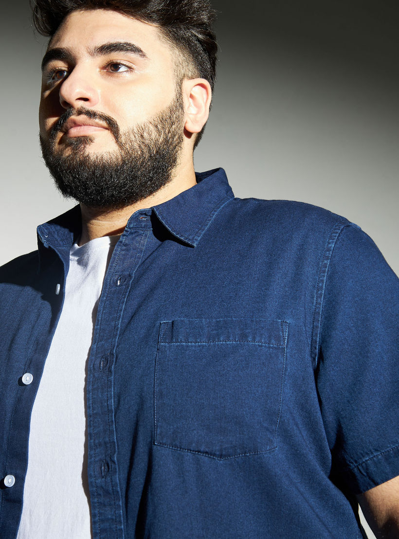 Plus Size Solid Short Sleeves Denim Shirt with Chest Pocket and Button Closure-men-clothing-shirts-image-4