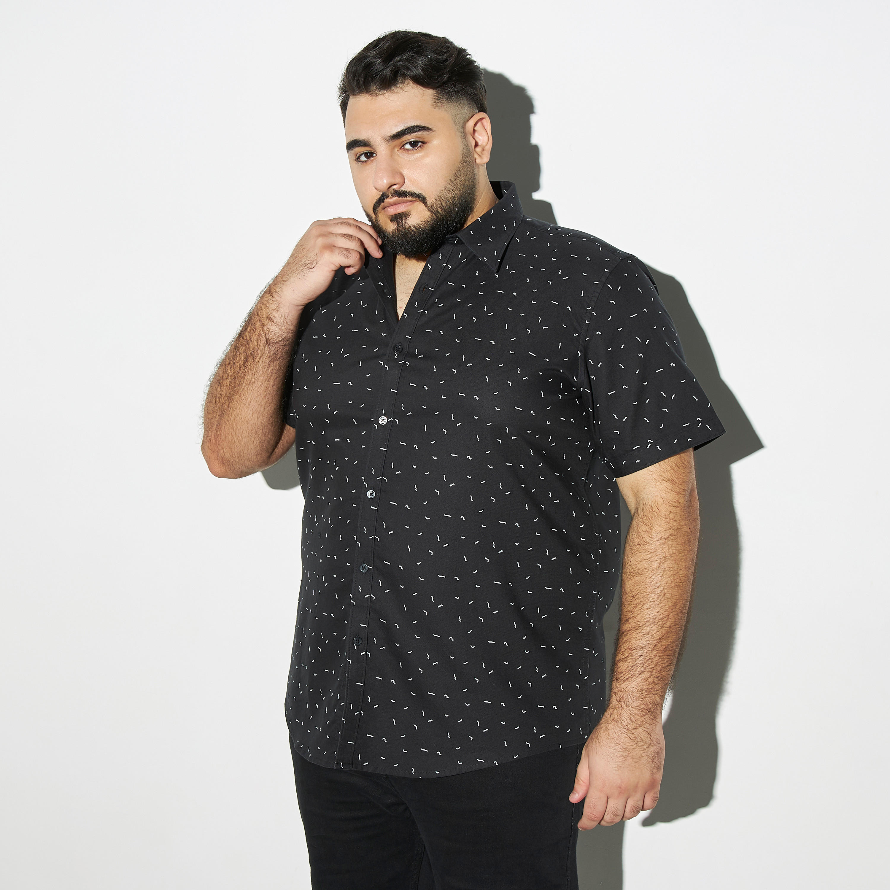 قميص مقاس كبير بأكمام قصيرة وطبعات-men-clothing-shirts-image-4