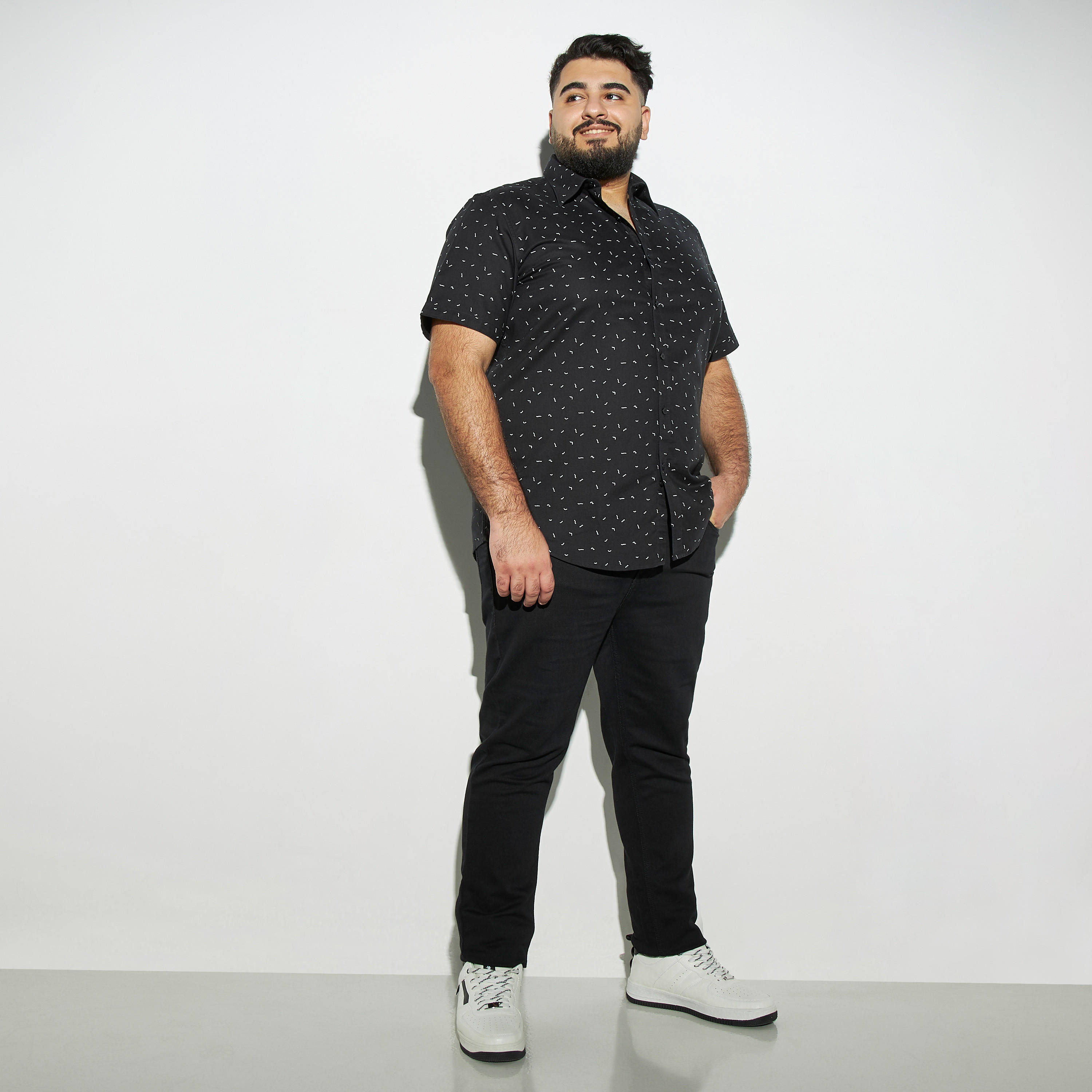 قميص مقاس كبير بأكمام قصيرة وطبعات-men-clothing-shirts-image-3