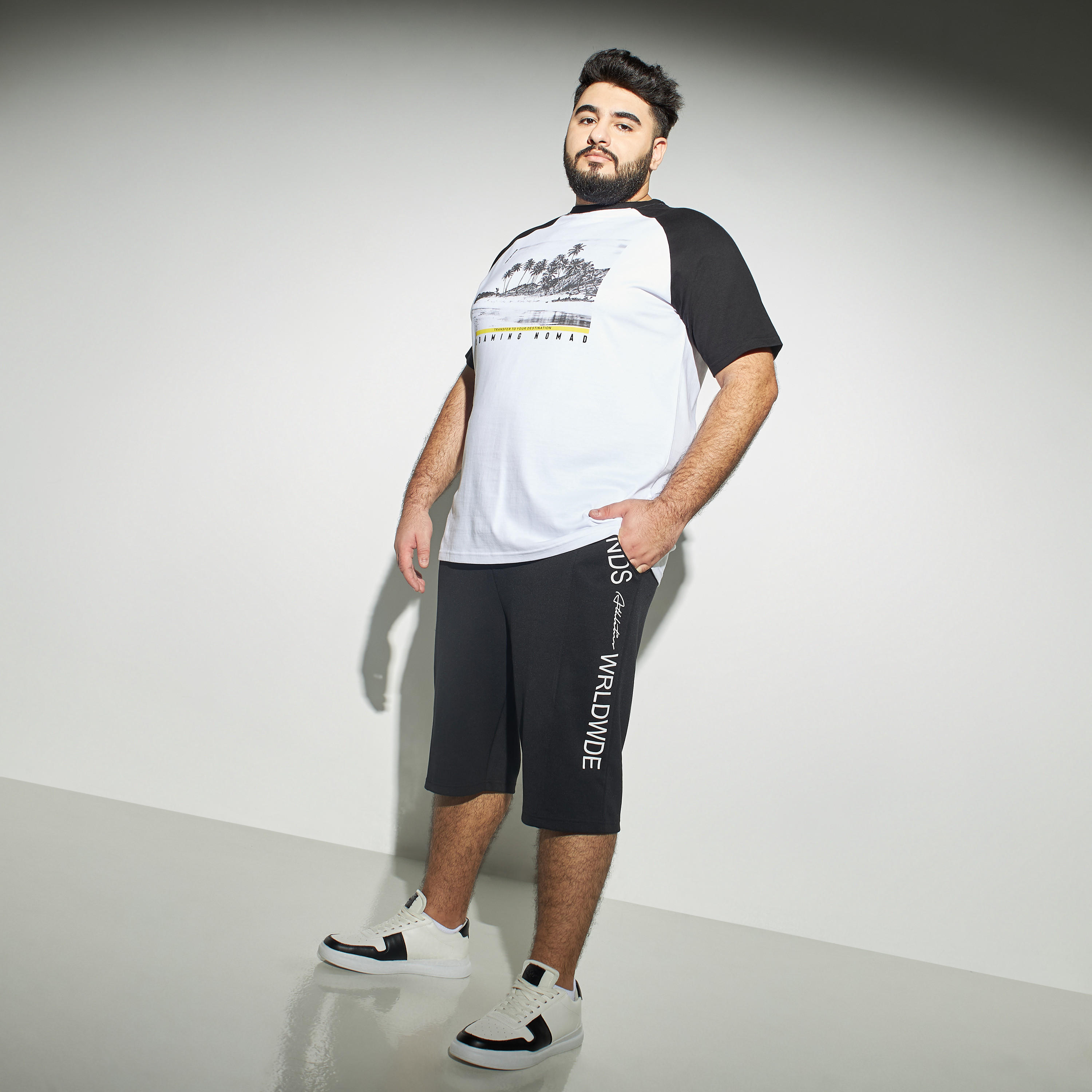 شورت بخصر متوسط الارتفاع برباط إغلاق وجيوب-men-clothing-bottoms-shorts-image-3