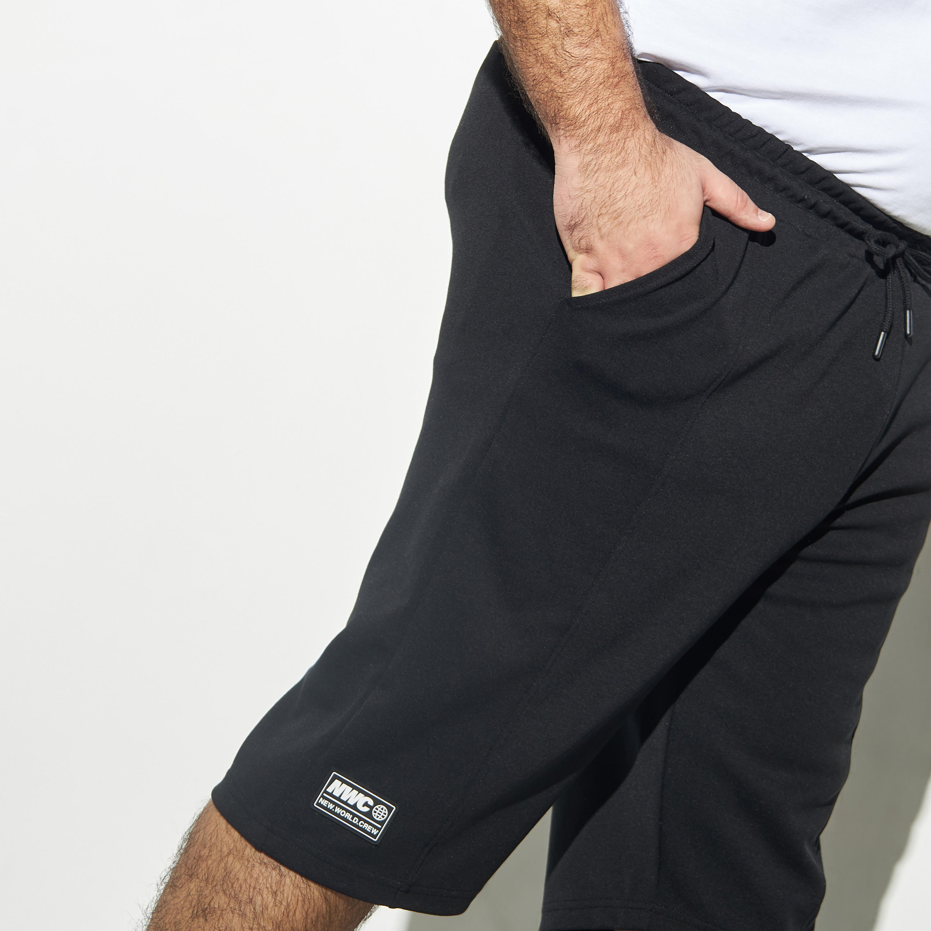 شورت بخصر متوسط الارتفاع برباط إغلاق وجيوب-men-clothing-bottoms-shorts-image-1