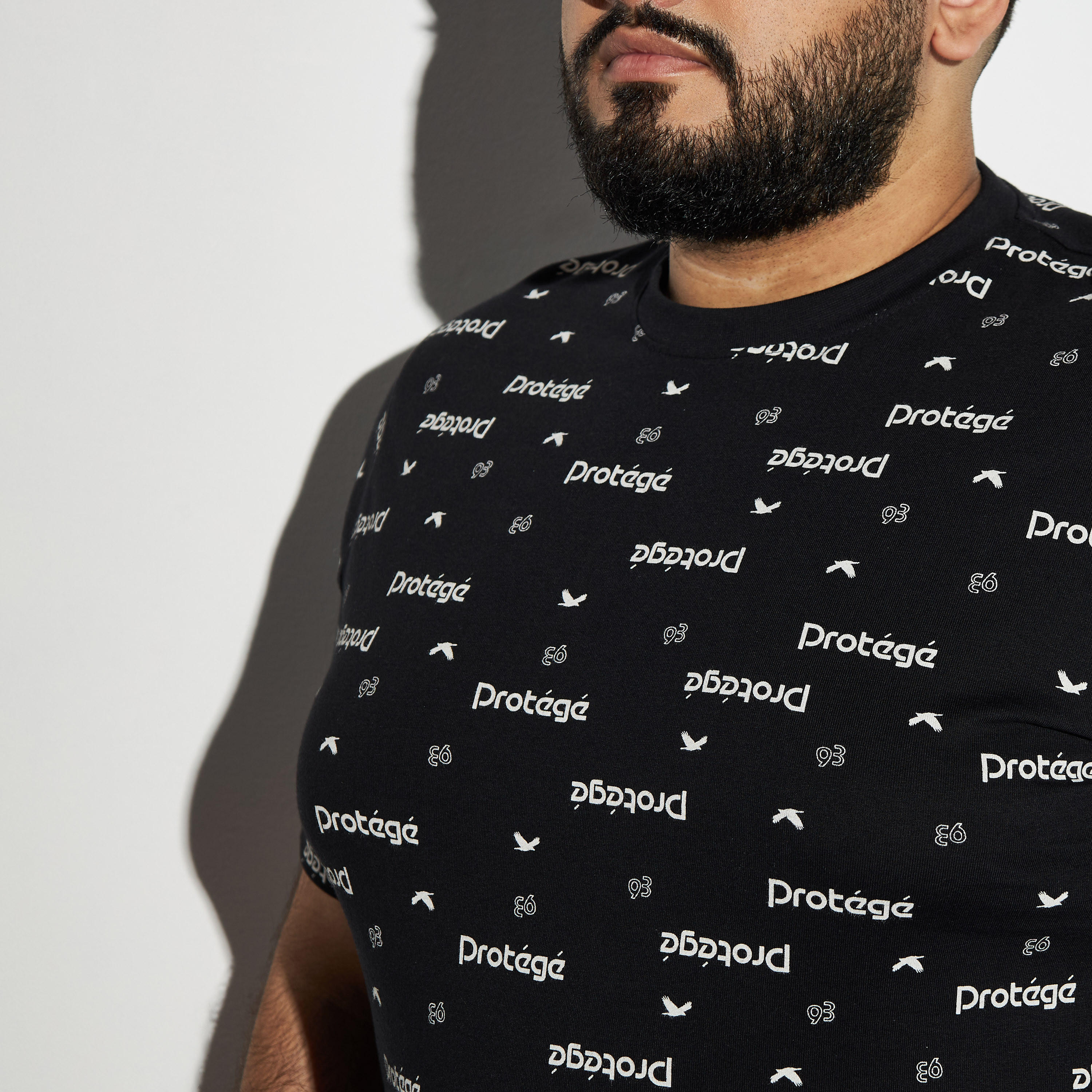 تيشيرت مقاس كبير بياقة ضيقة وأكمام قصيرة وطبعات-men-clothing-tshirtsandpolos-tshirts-image-4
