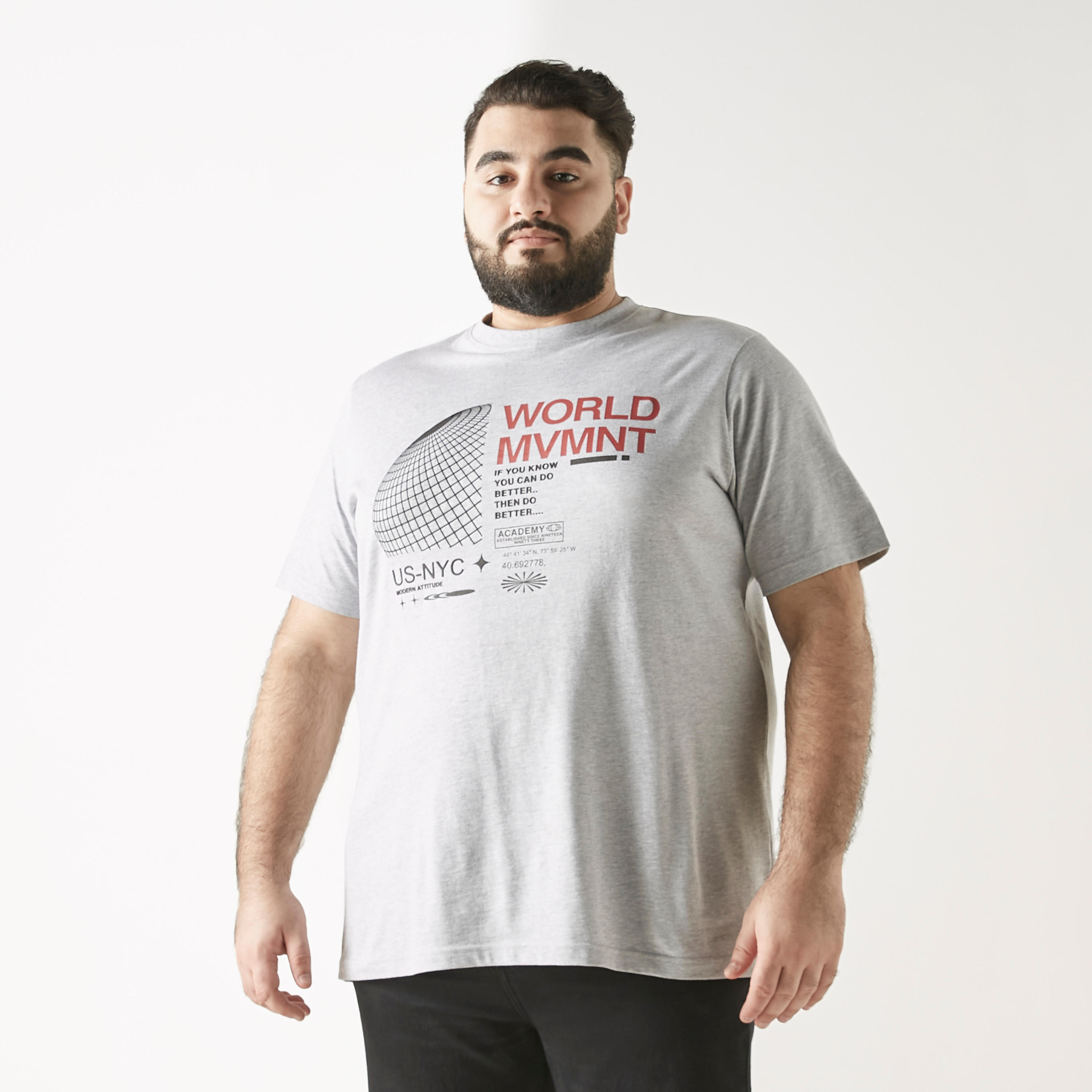 تيشيرت مقاس كبير بياقة ضيّقة وأكمام قصيرة وطبعات جرافيك-men-clothing-tshirtsandpolos-tshirts-image-1