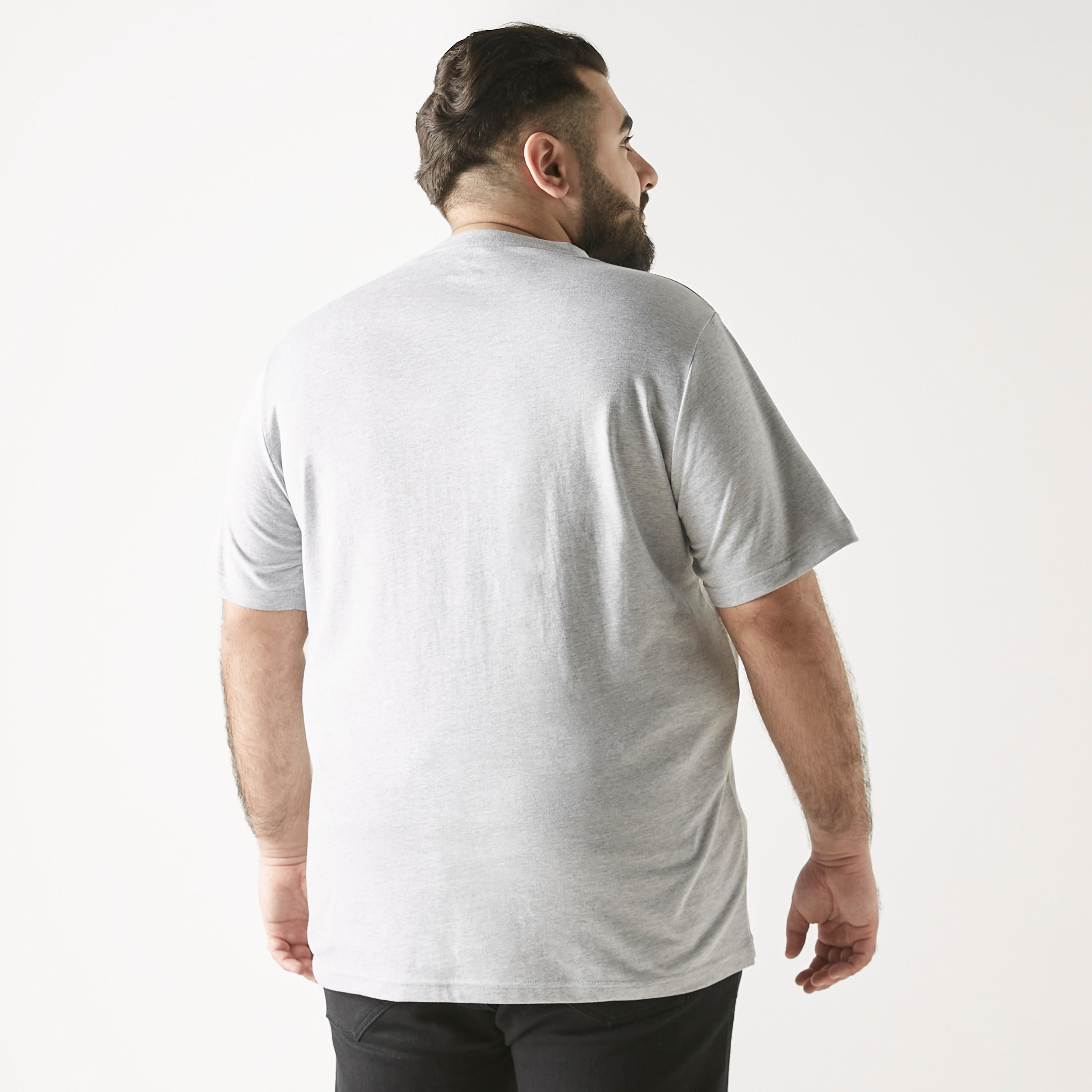 تيشيرت مقاس كبير بياقة ضيّقة وأكمام قصيرة وطبعات جرافيك-men-clothing-tshirtsandpolos-tshirts-image-3