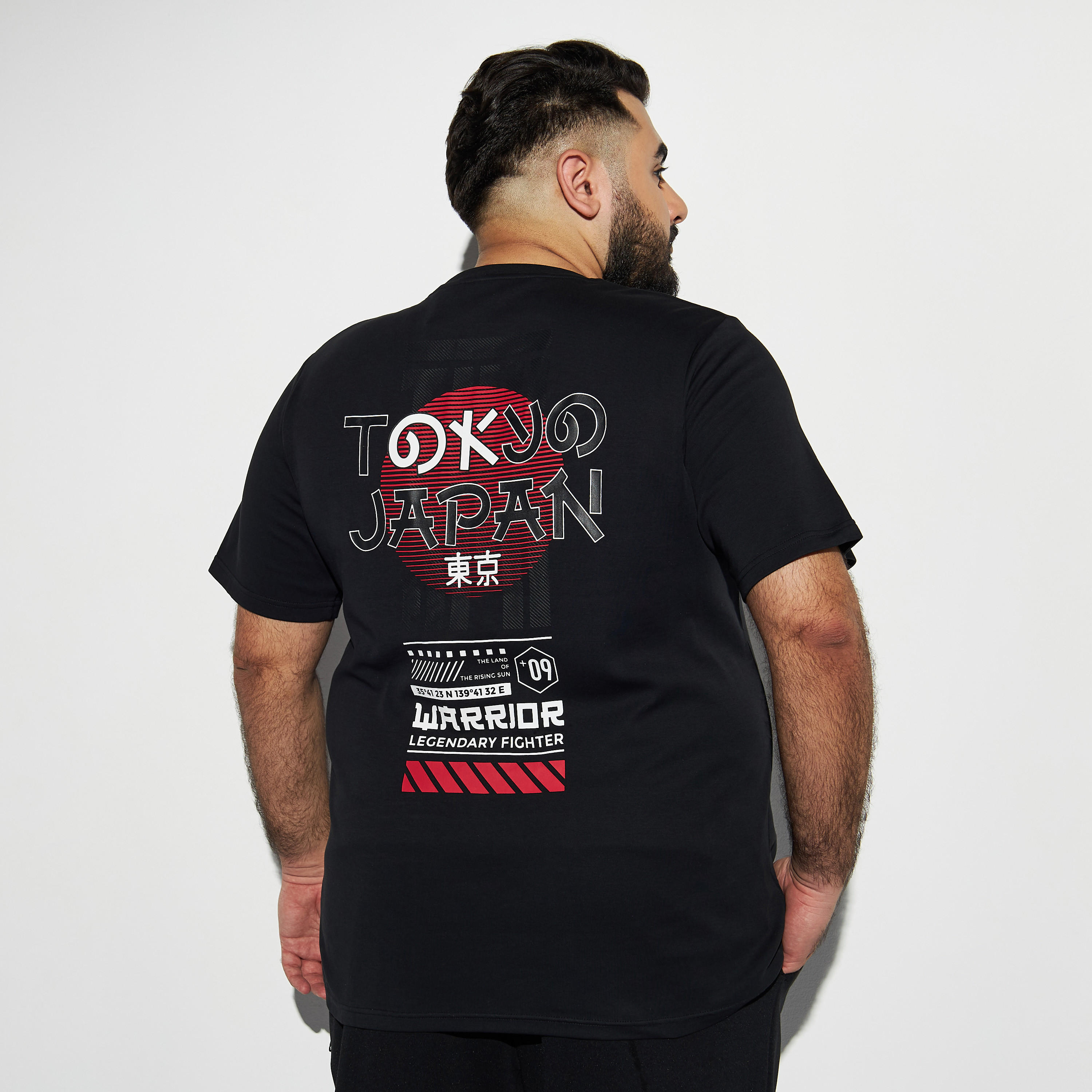 تيشيرت مقاس كبير بياقة ضيّقة وأكمام قصيرة وطبعات-men-clothing-tshirtsandpolos-tshirts-image-4