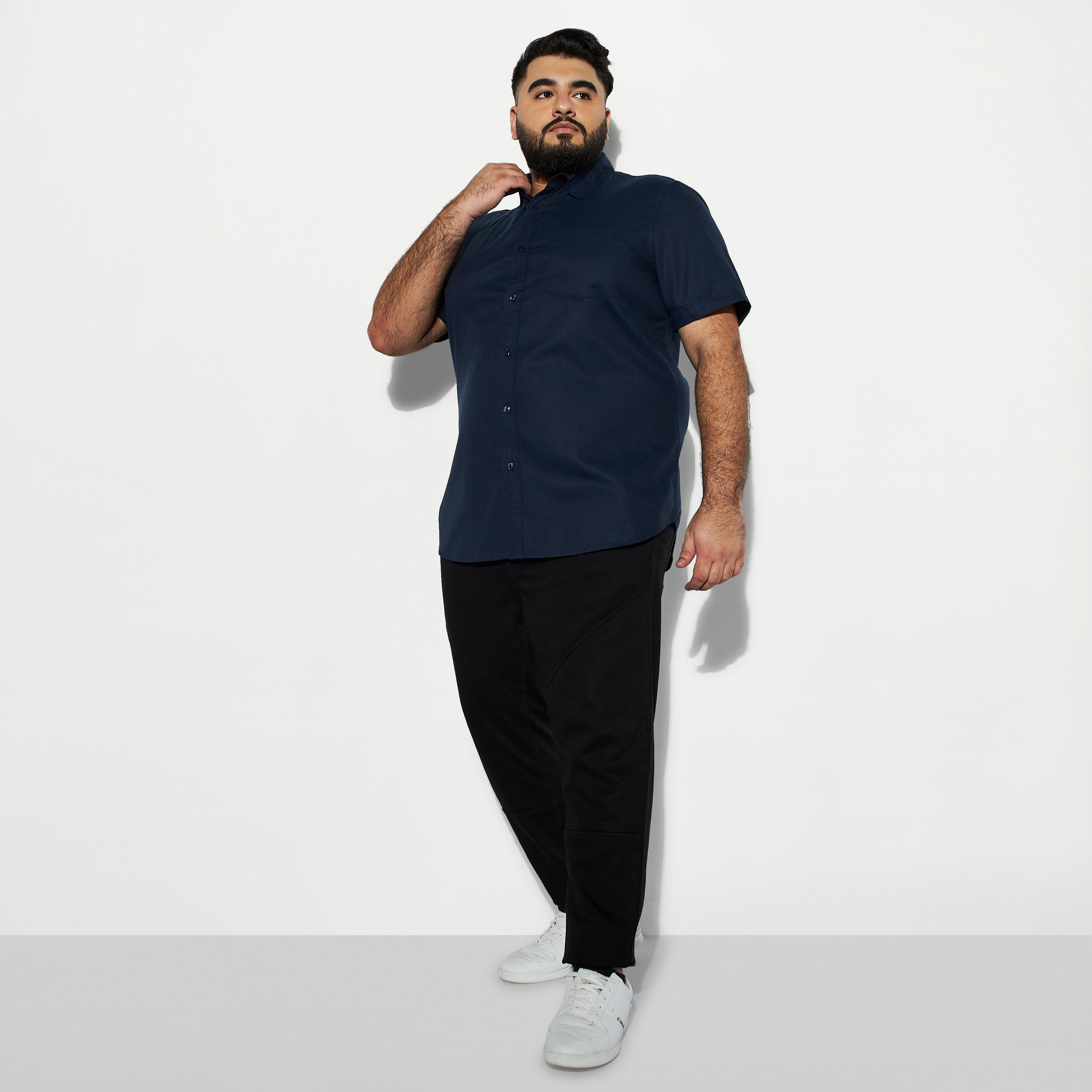 قميص بمقاس كبير مع جيب وأكمام قصيرة-men-clothing-shirts-image-2