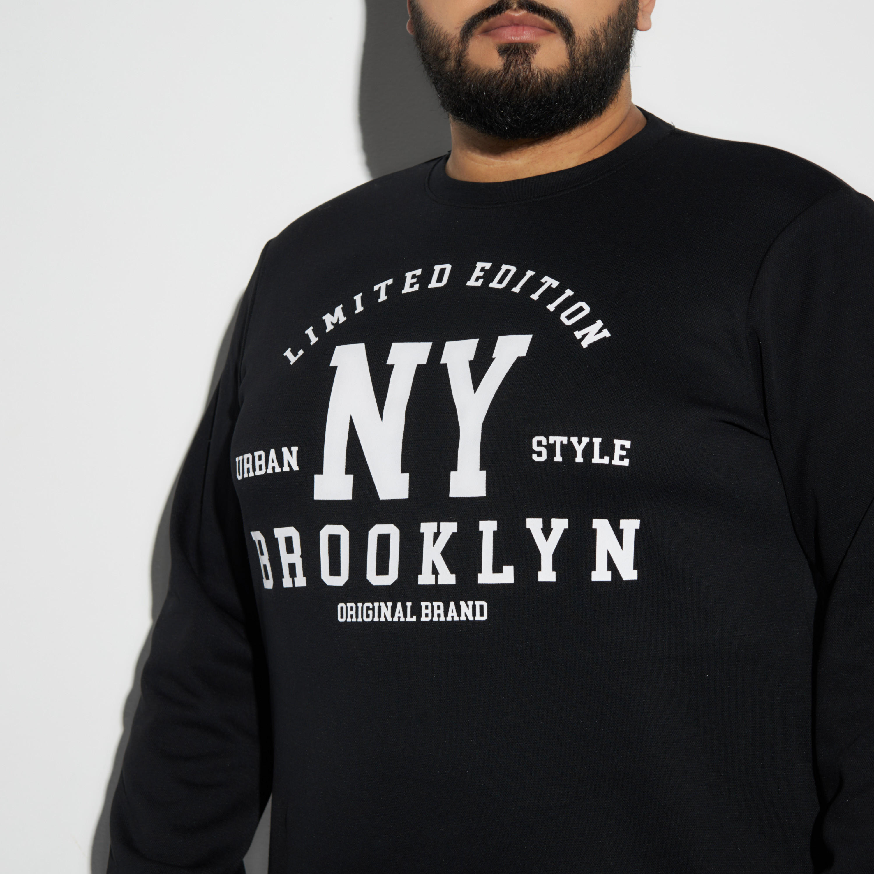 سويت شيرت مقاس كبير بياقة ضيّقة وأكمام طويلة-men-winterwear-hoodiesandsweatshirts-image-4