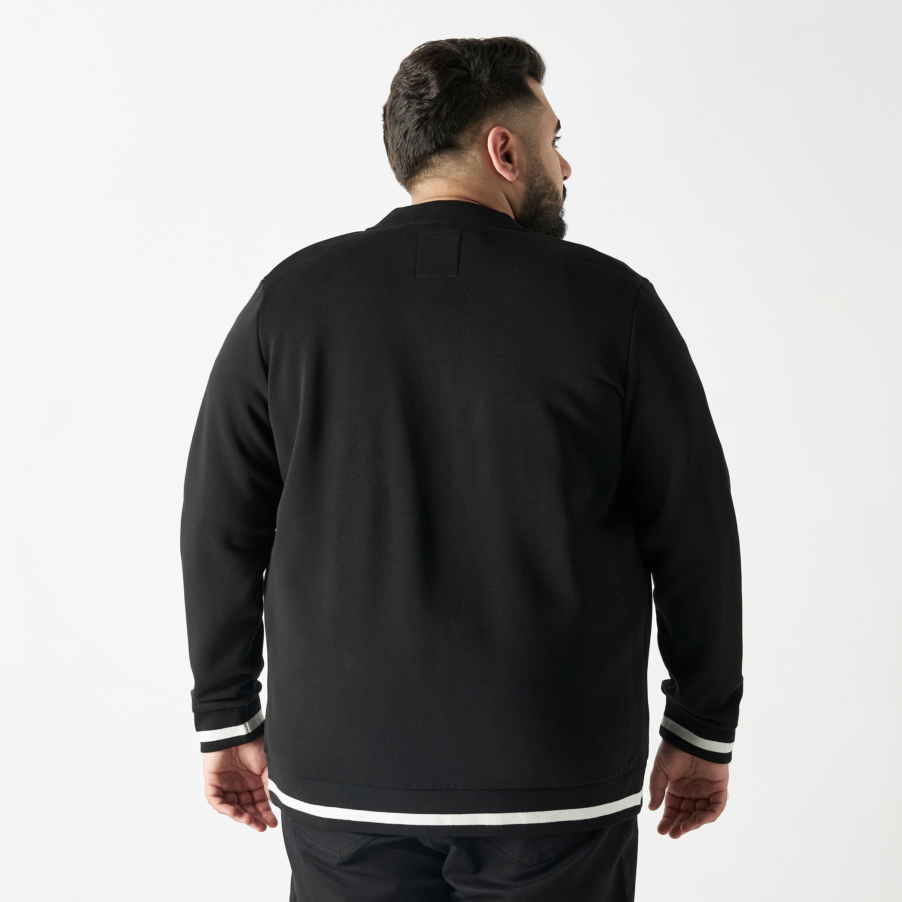 جاكيت مقاس كبير مزين بشعار بوسطن بجيوب وأكمام طويلة-men-clothing-jacketsandblazers-jackets-image-3