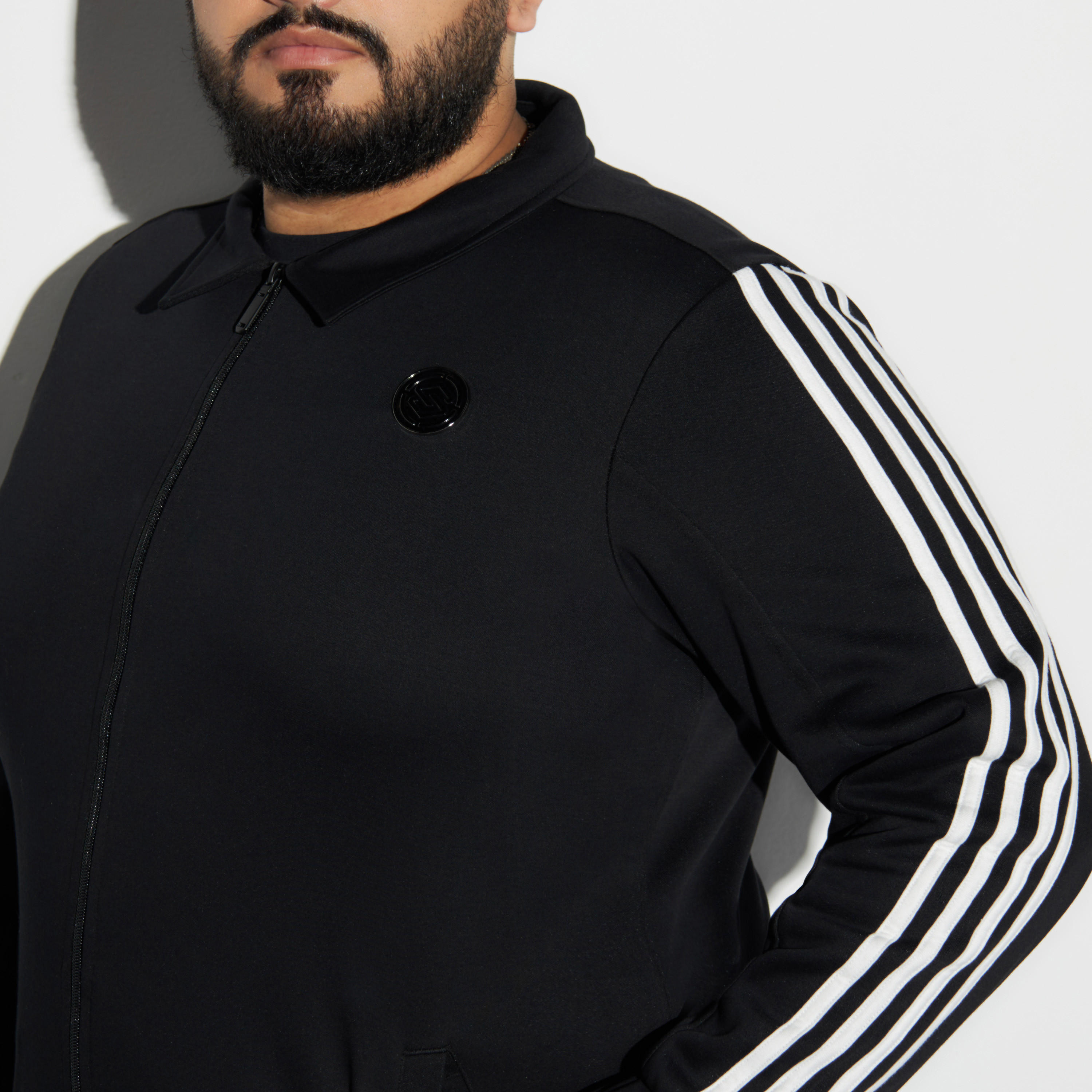جاكيت مقاس كبير بسحّاب وياقة عالية وأكمام طويلة وجيوب-men-clothing-jacketsandblazers-jackets-image-1