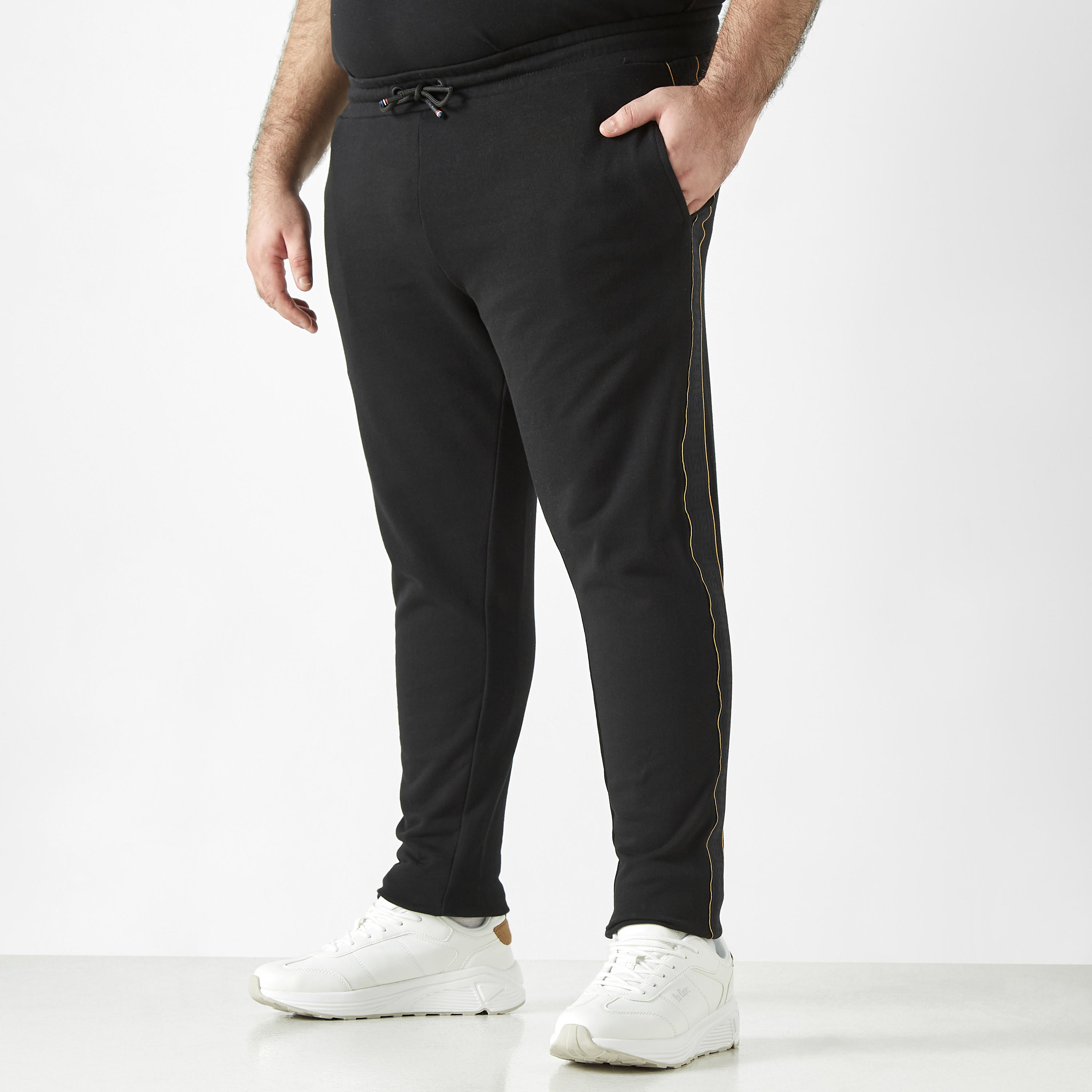 بنطلون رياضي باندا مقاس كبير سادة برباط إغلاق وجيوب-men-clothing-bottoms-joggers-image-4