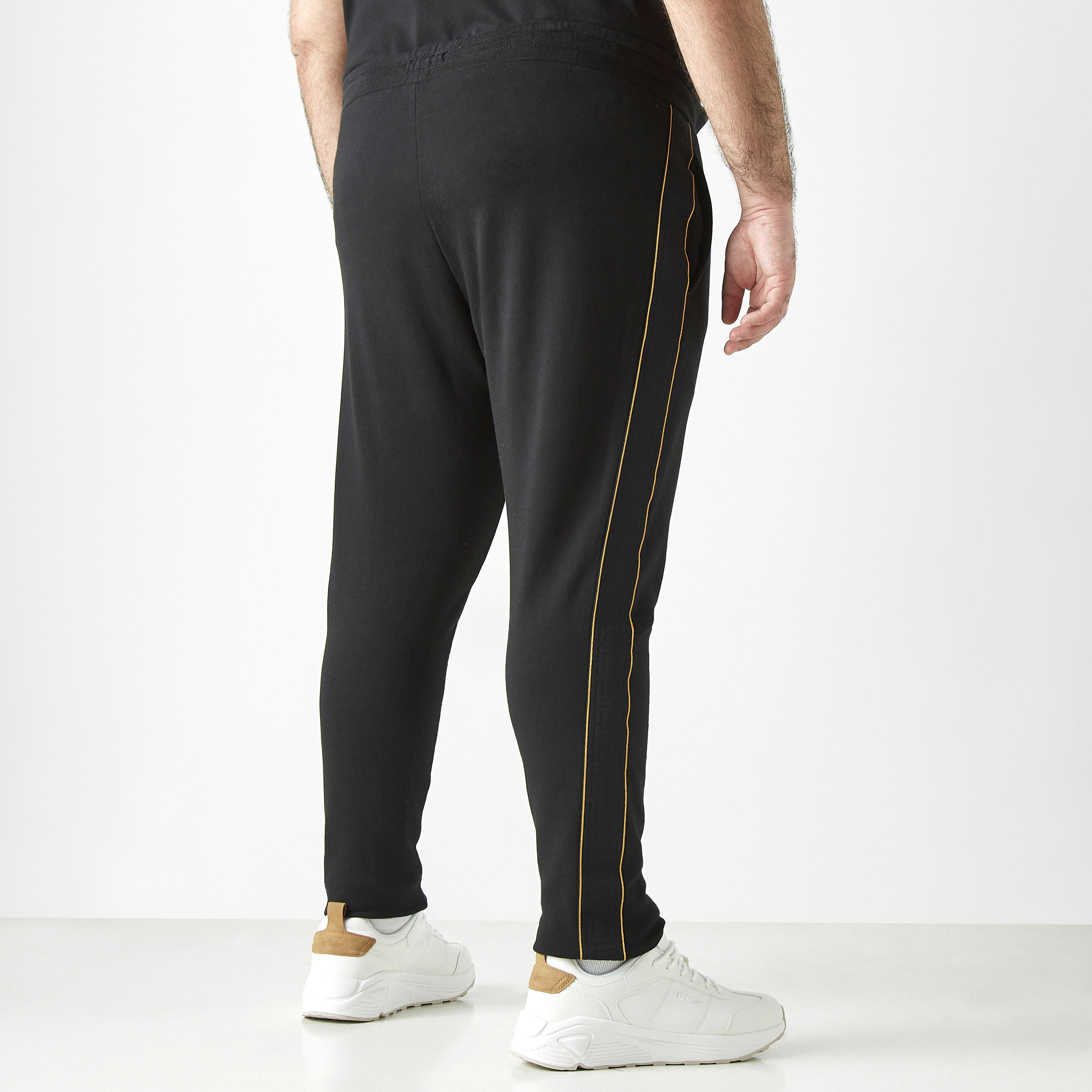بنطلون رياضي باندا مقاس كبير سادة برباط إغلاق وجيوب-men-clothing-bottoms-joggers-image-2