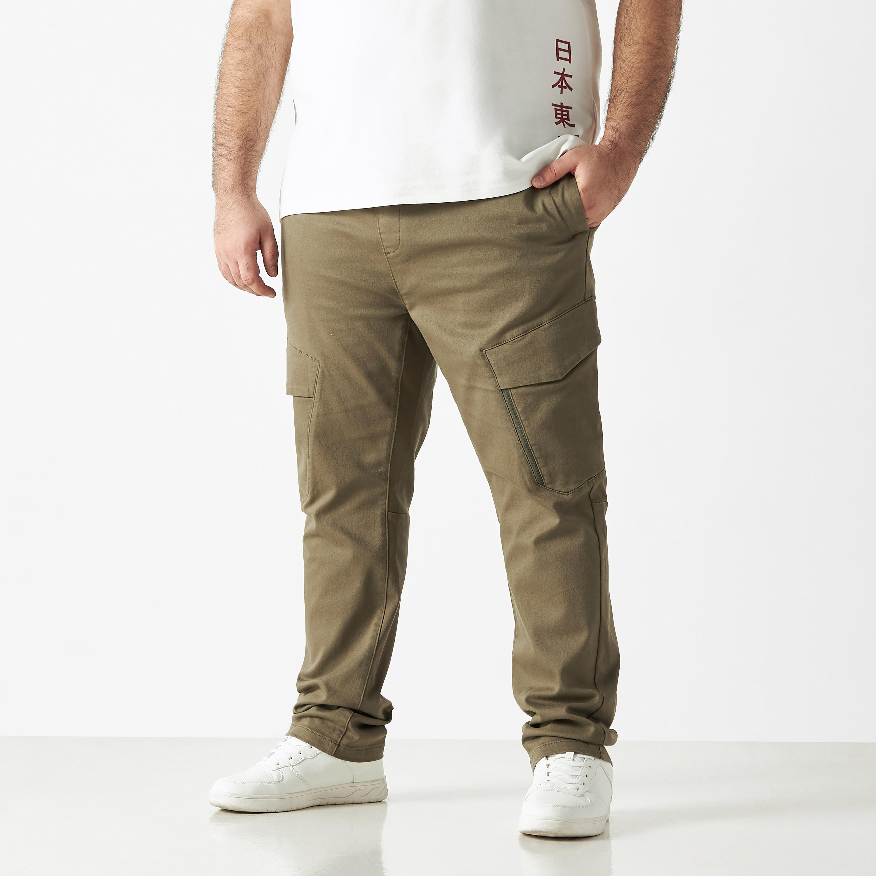 بنطلون كارجو سادة مقاس واسع بجيوب-men-clothing-bottoms-trousersandchinos-trousers-image-4