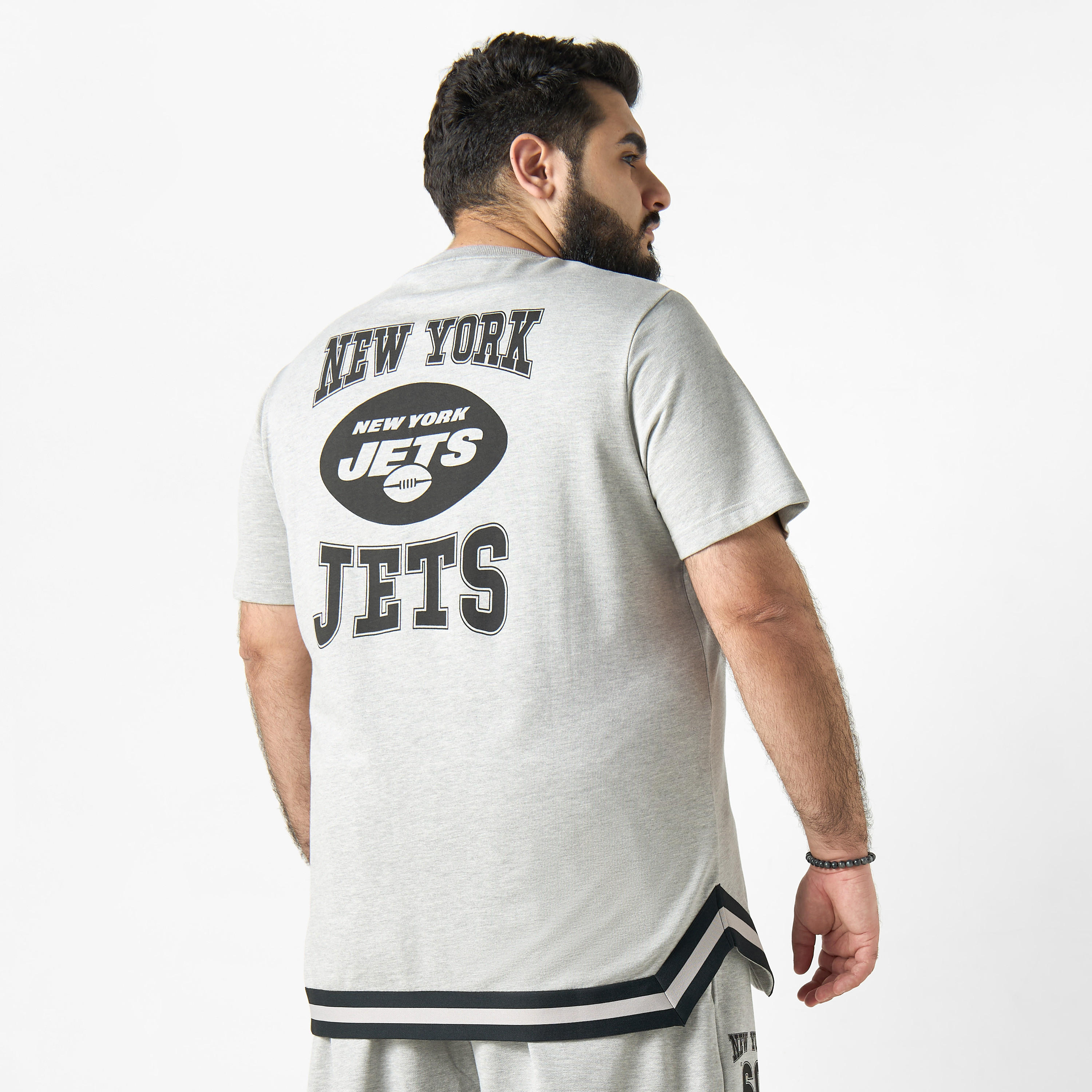 تيشيرت مقاس كبير بأكمام قصيرة وياقة ضيقة وطبعات-men-clothing-tshirtsandpolos-tshirts-image-1