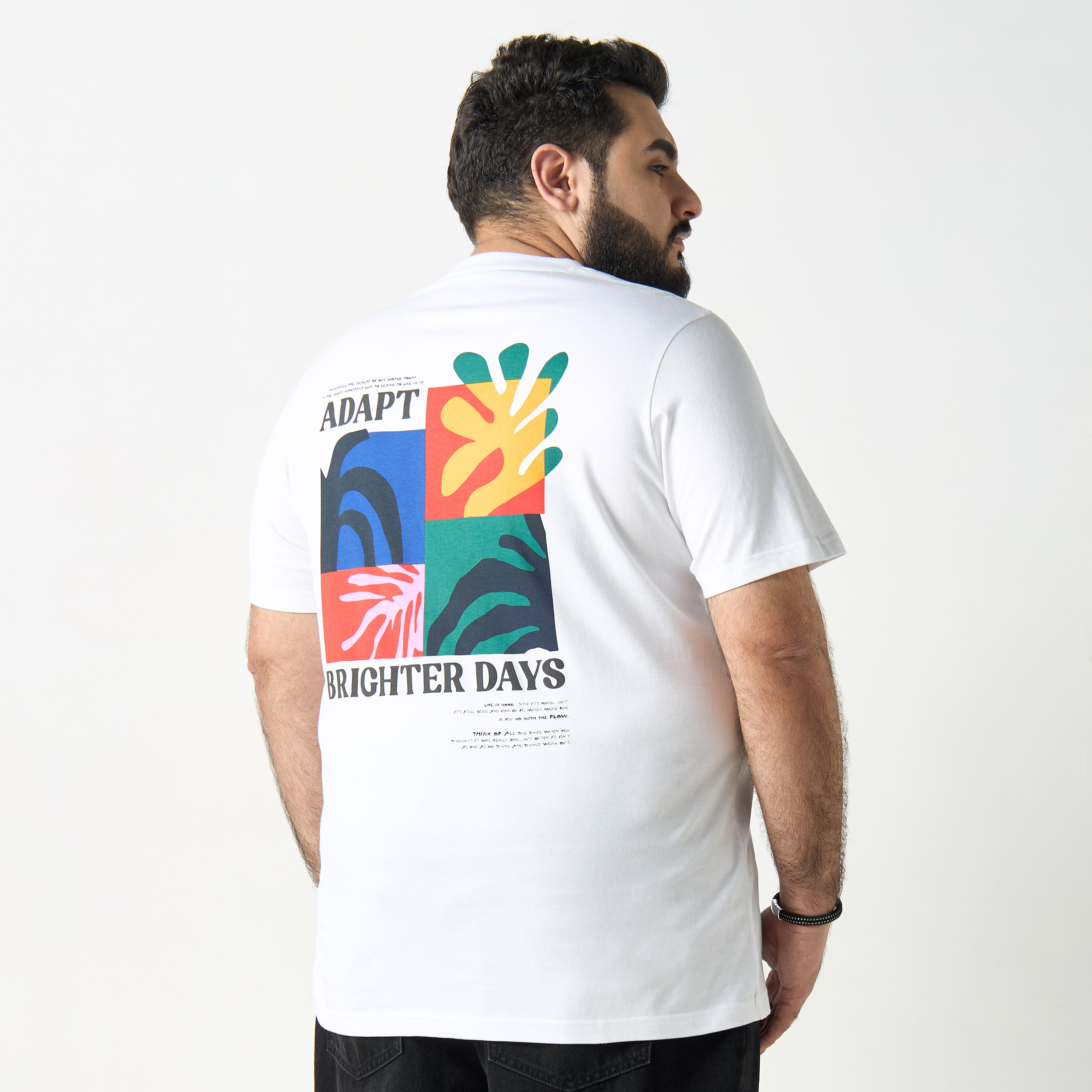 تيشيرت مقاس كبير بأكمام قصيرة وطبعات جرافيك-men-clothing-tshirtsandpolos-tshirts-image-4