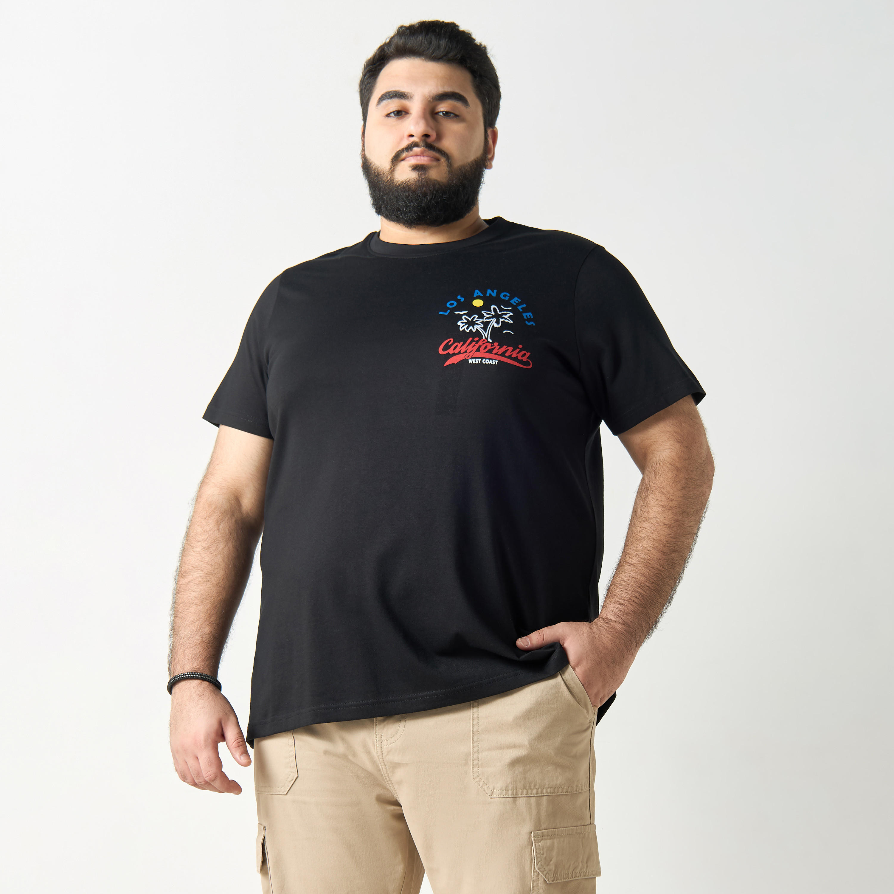 تيشيرت مقاس كبير بأكمام قصيرة وطبعات جرافيك-men-clothing-tshirtsandpolos-tshirts-image-2