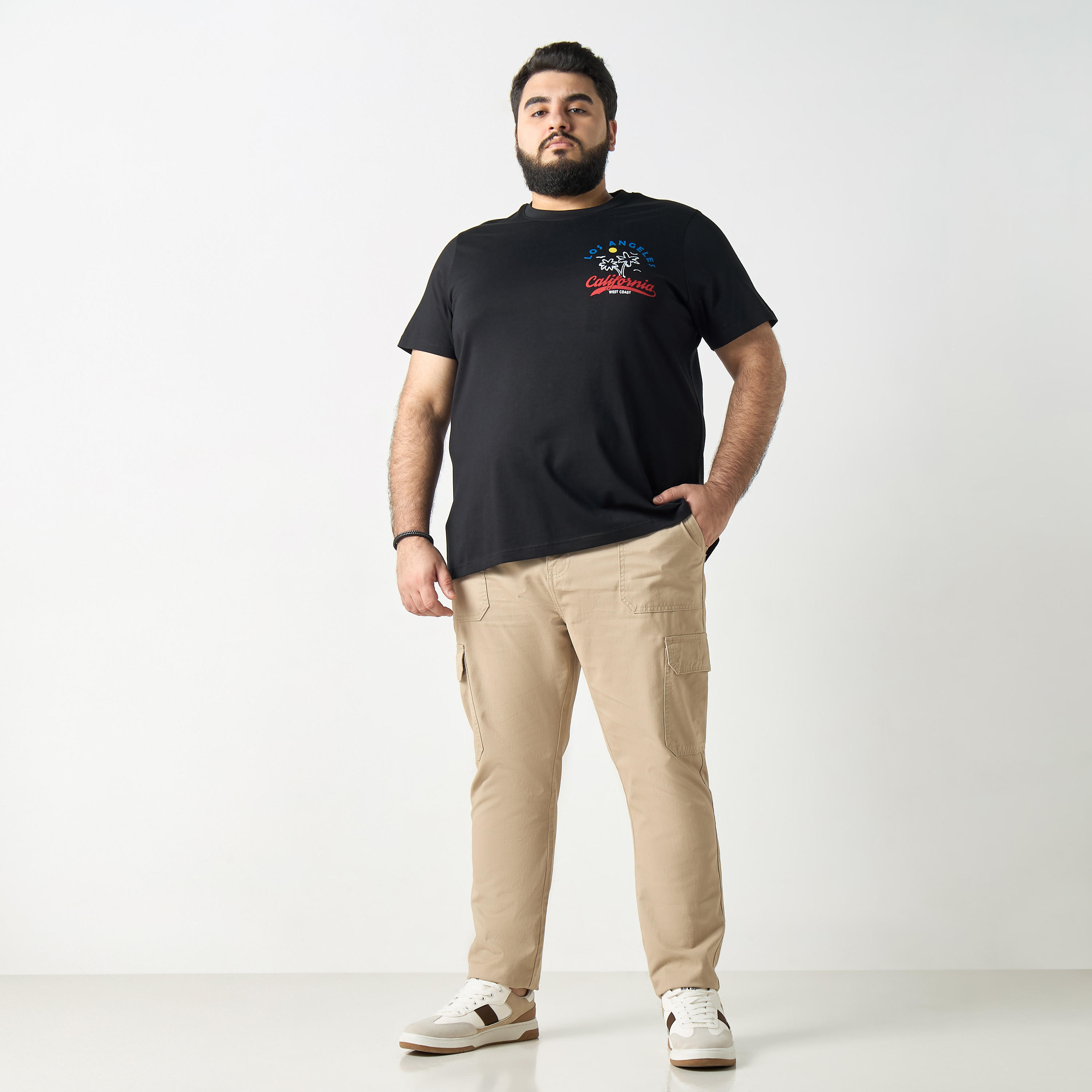تيشيرت مقاس كبير بأكمام قصيرة وطبعات جرافيك-men-clothing-tshirtsandpolos-tshirts-image-3