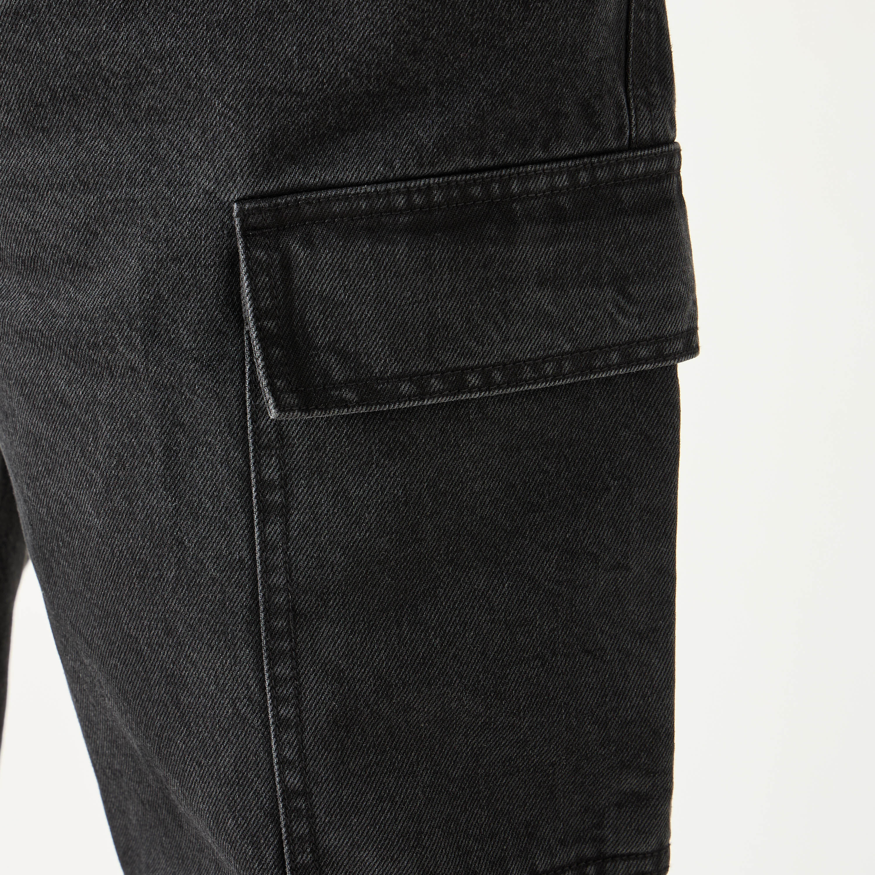 بنطلون جينز بقصّة مريحة ومقاس كبير مع جيوب-men-clothing-jeans-image-4