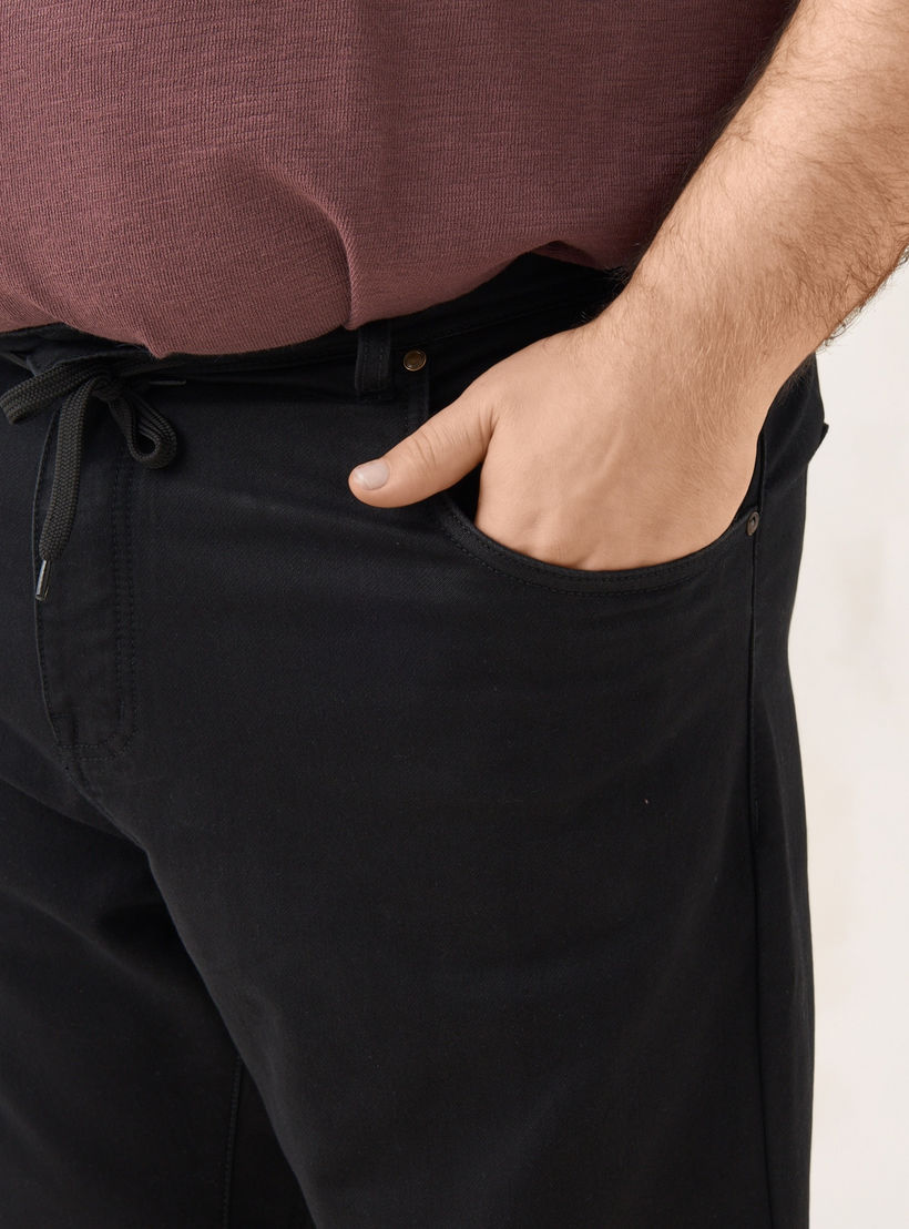 بنطلون جينز رجالي بقصة عادية وخصر مرن-men-clothing-jeans-image-4