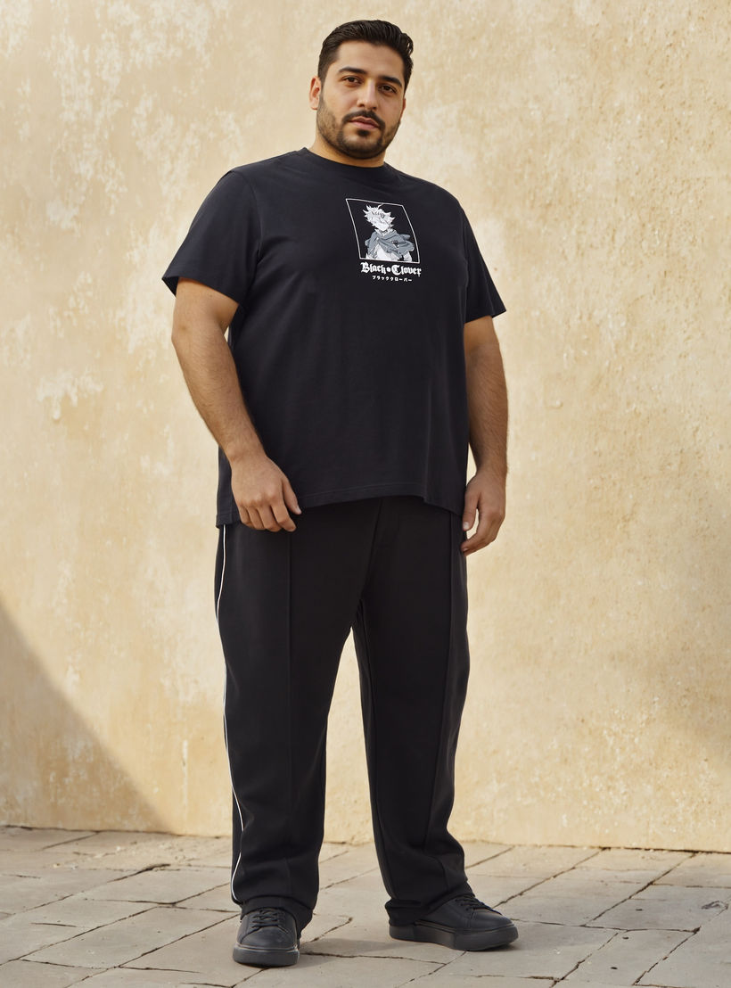 Plus Size Black Clover Print Crew Neck T-shirt-men-clothing-tshirtsandpolos-tshirts-image-2
