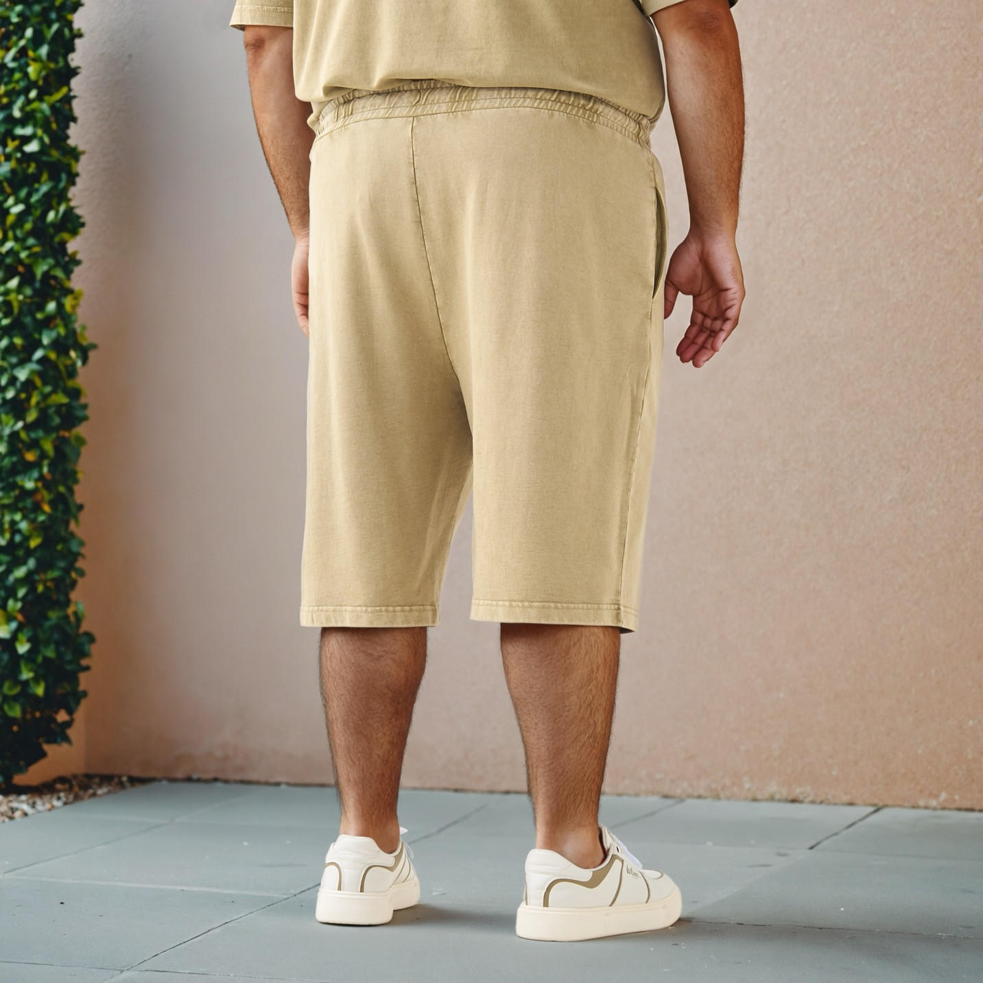 شورت مقاس كبير بقصّة عادية وخصر مطاطي وطبعات-men-clothing-bottoms-shorts-image-3