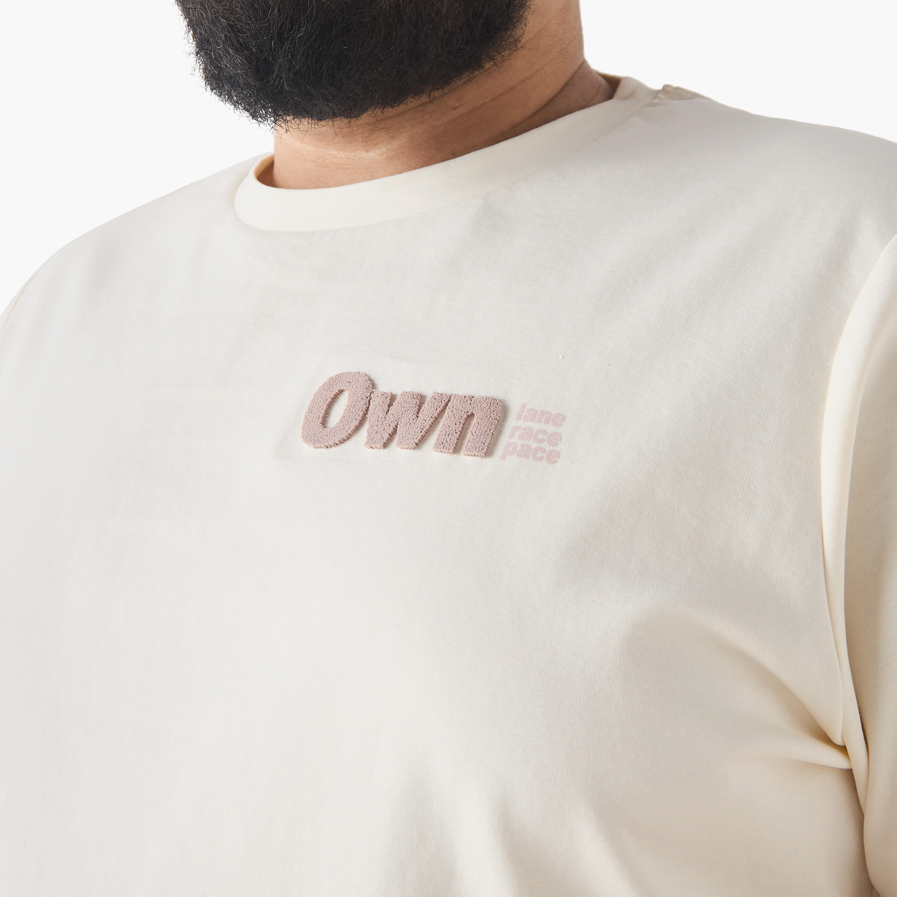 تيشيرت مقاس كبير بياقة ضيقة وطبعات-men-clothing-tshirtsandpolos-tshirts-image-2