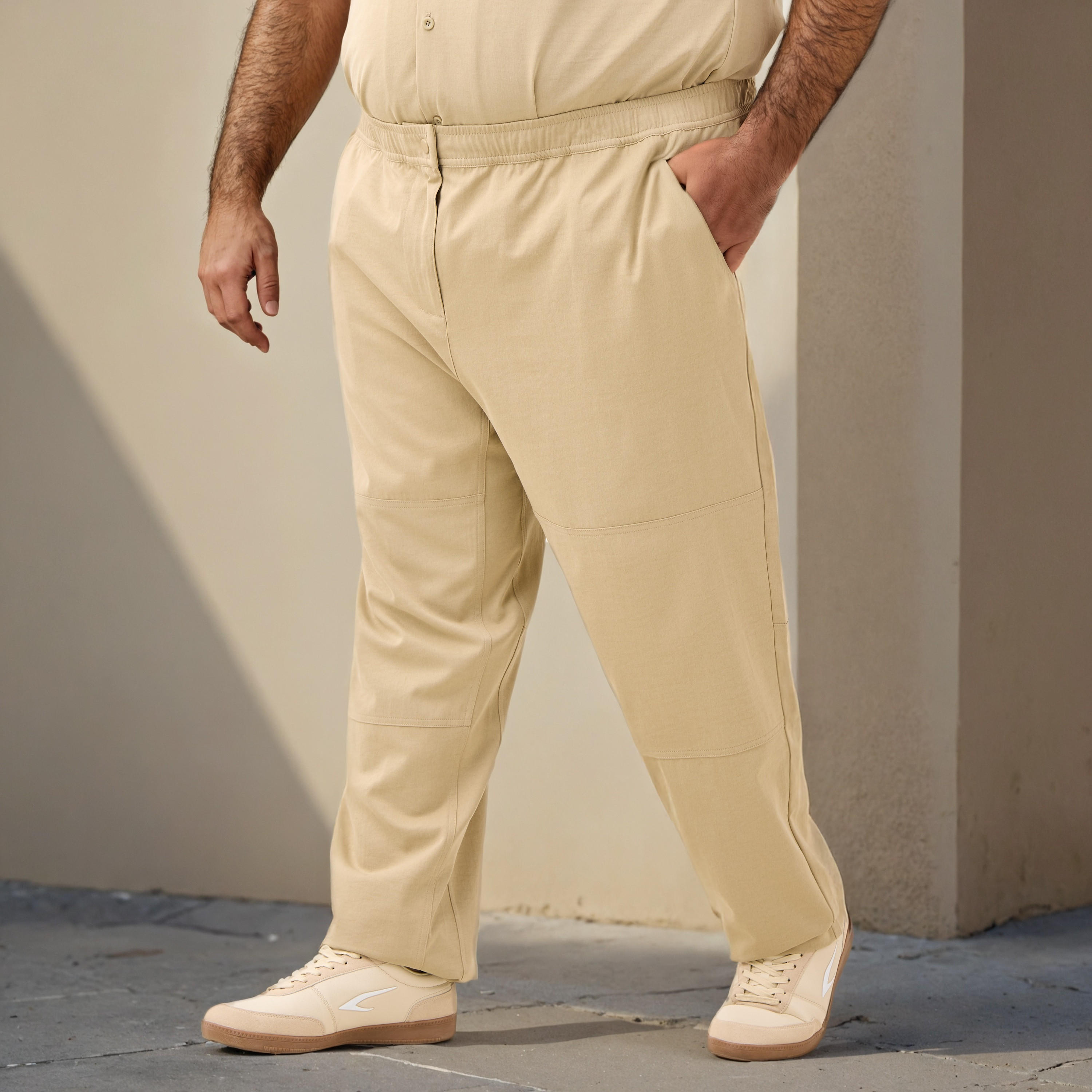 بنطلون مقاس كبير بقصّة عادية وخصر مطاطي -men-clothing-bottoms-trousersandchinos-trousers-image-5