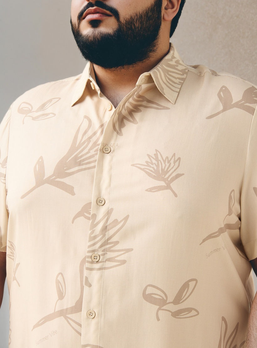 قميص مقاس كبير بقصّة عادية وطبعات-men-clothing-shirts-image-4