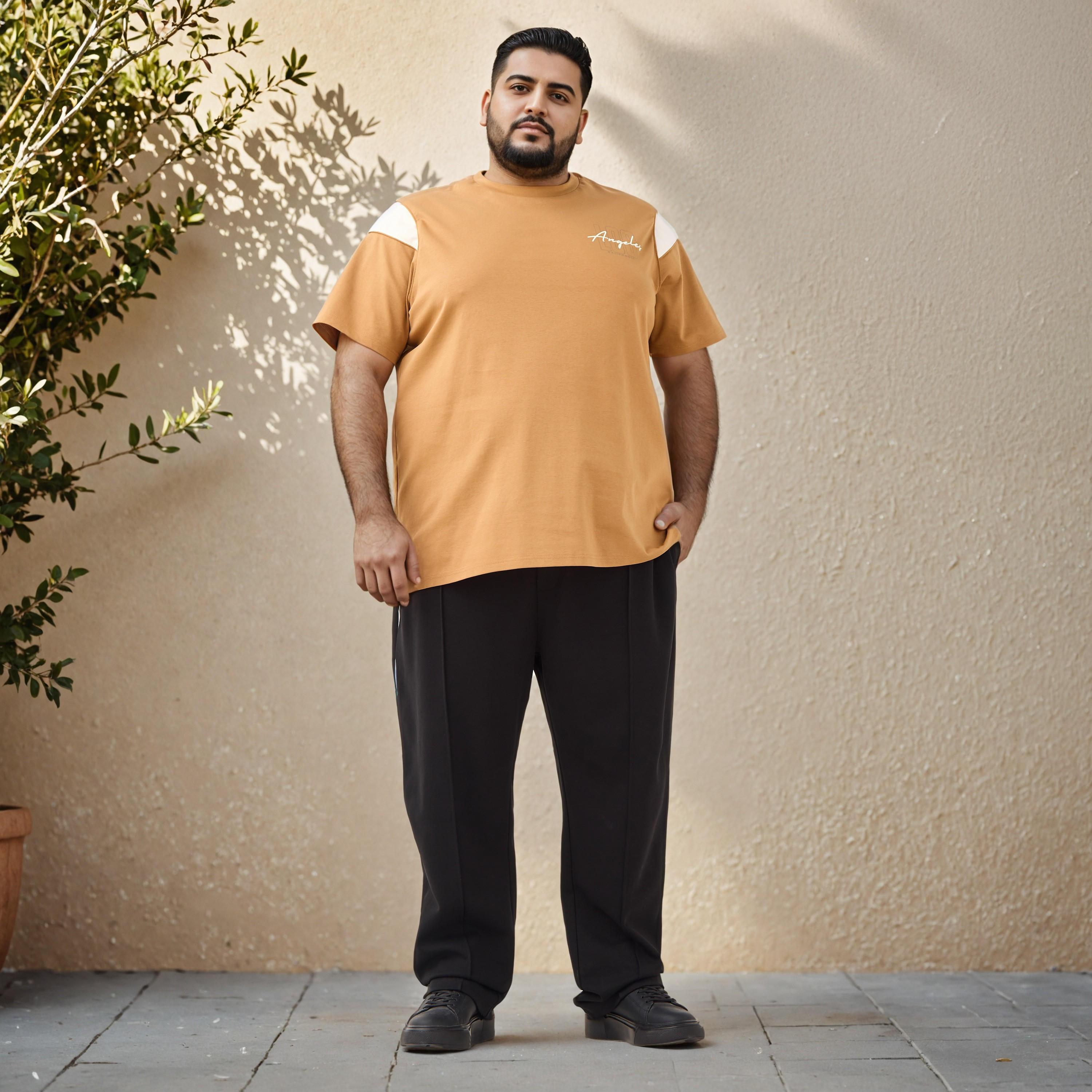 تيشيرت مقاس كبير بنمط مقصوص ومخيط وياقة ضيقة-men-clothing-tshirtsandpolos-tshirts-image-4