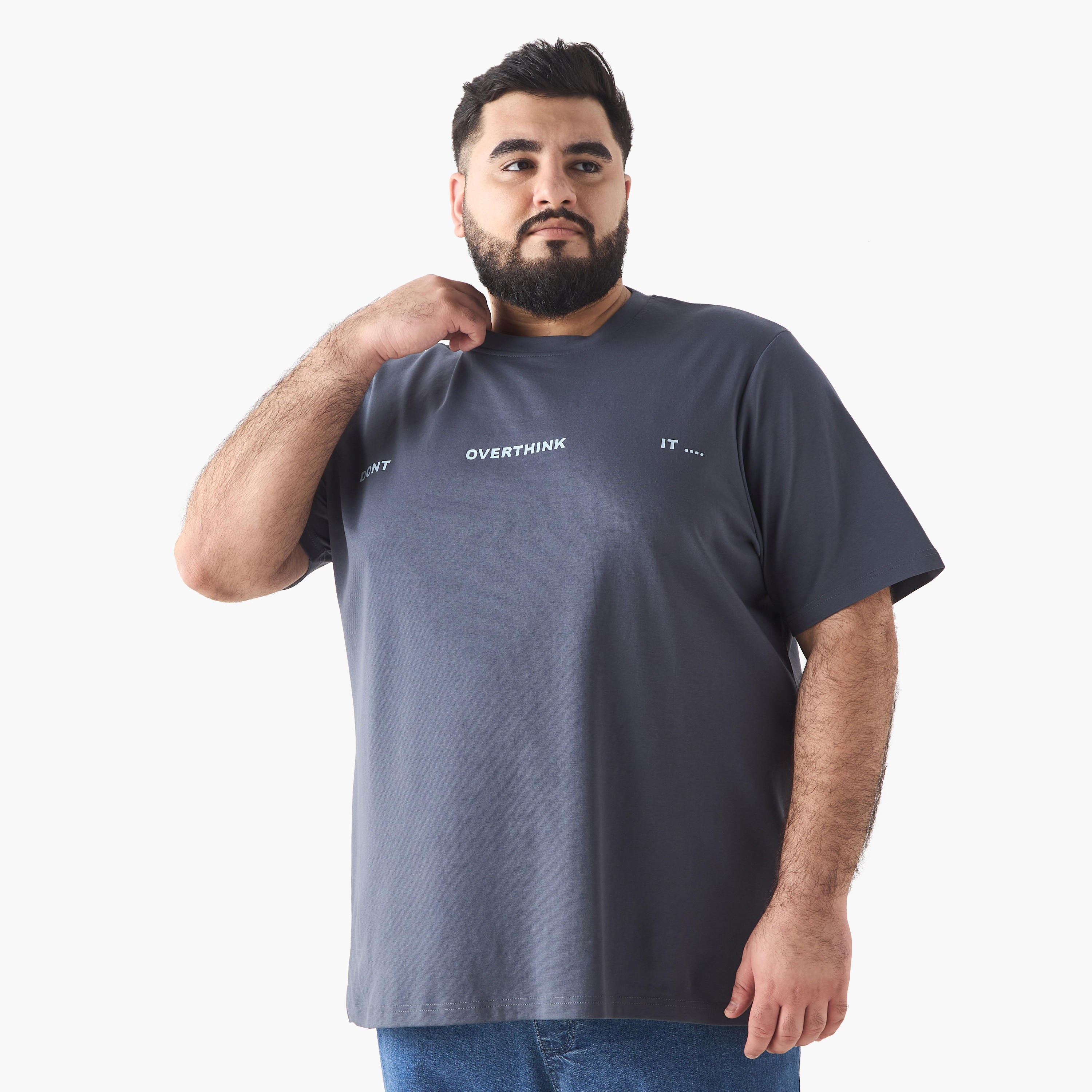 تيشيرت مقاس كبير بياقة ضيقة وطبعات شعار-men-clothing-tshirtsandpolos-tshirts-image-5