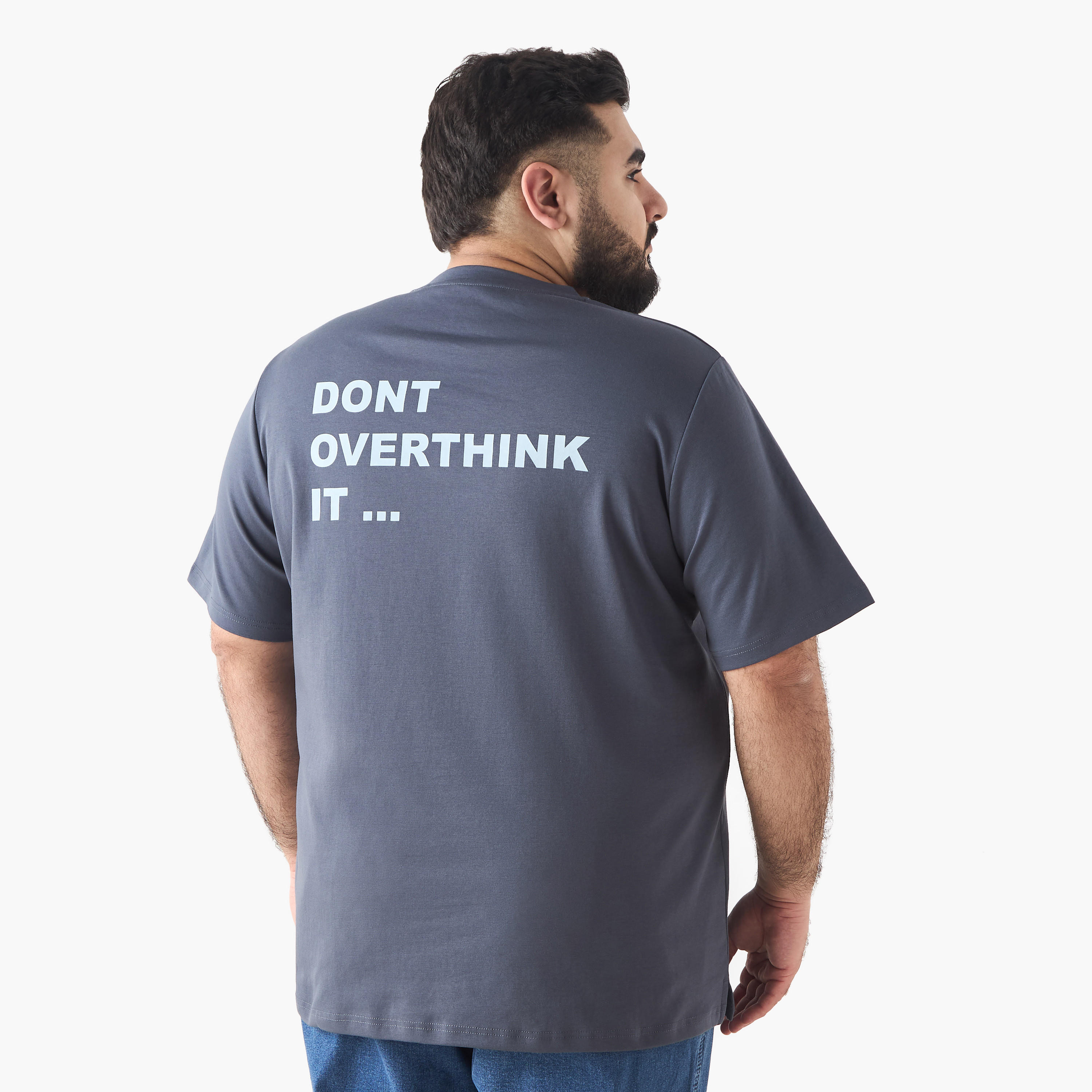 تيشيرت مقاس كبير بياقة ضيقة وطبعات شعار-men-clothing-tshirtsandpolos-tshirts-image-3