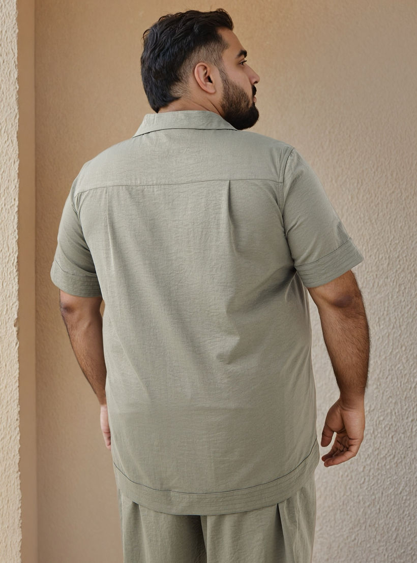 قميص مقاس كبير بارز الملمس بياقة كامب-men-clothing-shirts-image-3