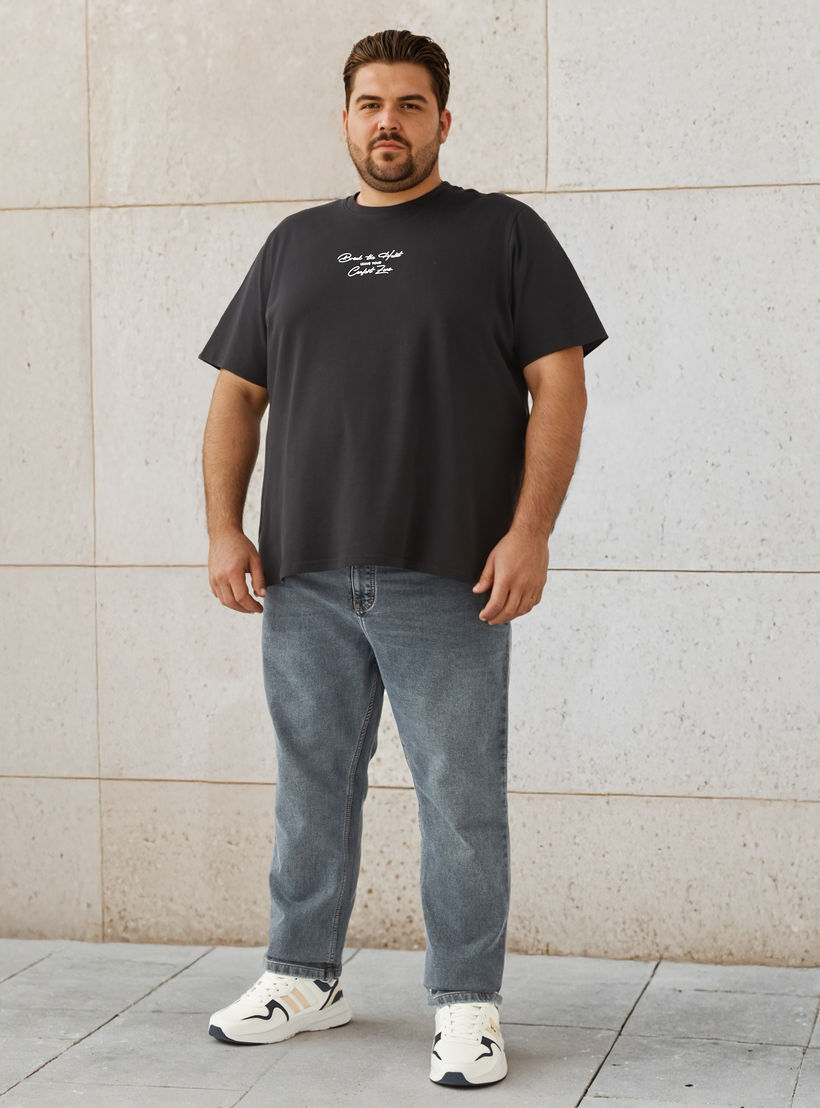 بنطلون جينز مقاس كبير بقصة عادية وخصر مرن-men-clothing-bottoms-jeans-image-2