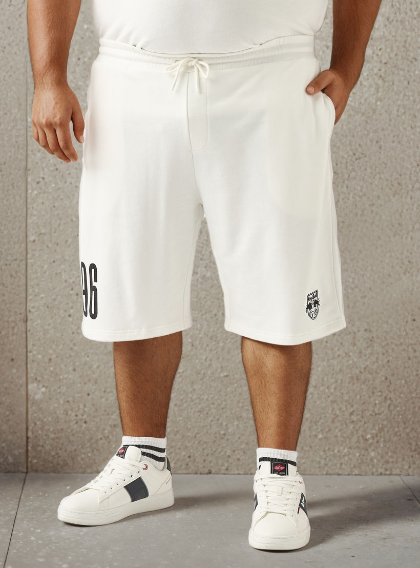 شورت مقاس كبير بتطريز شعار-men-clothing-bottoms-shorts-image-1