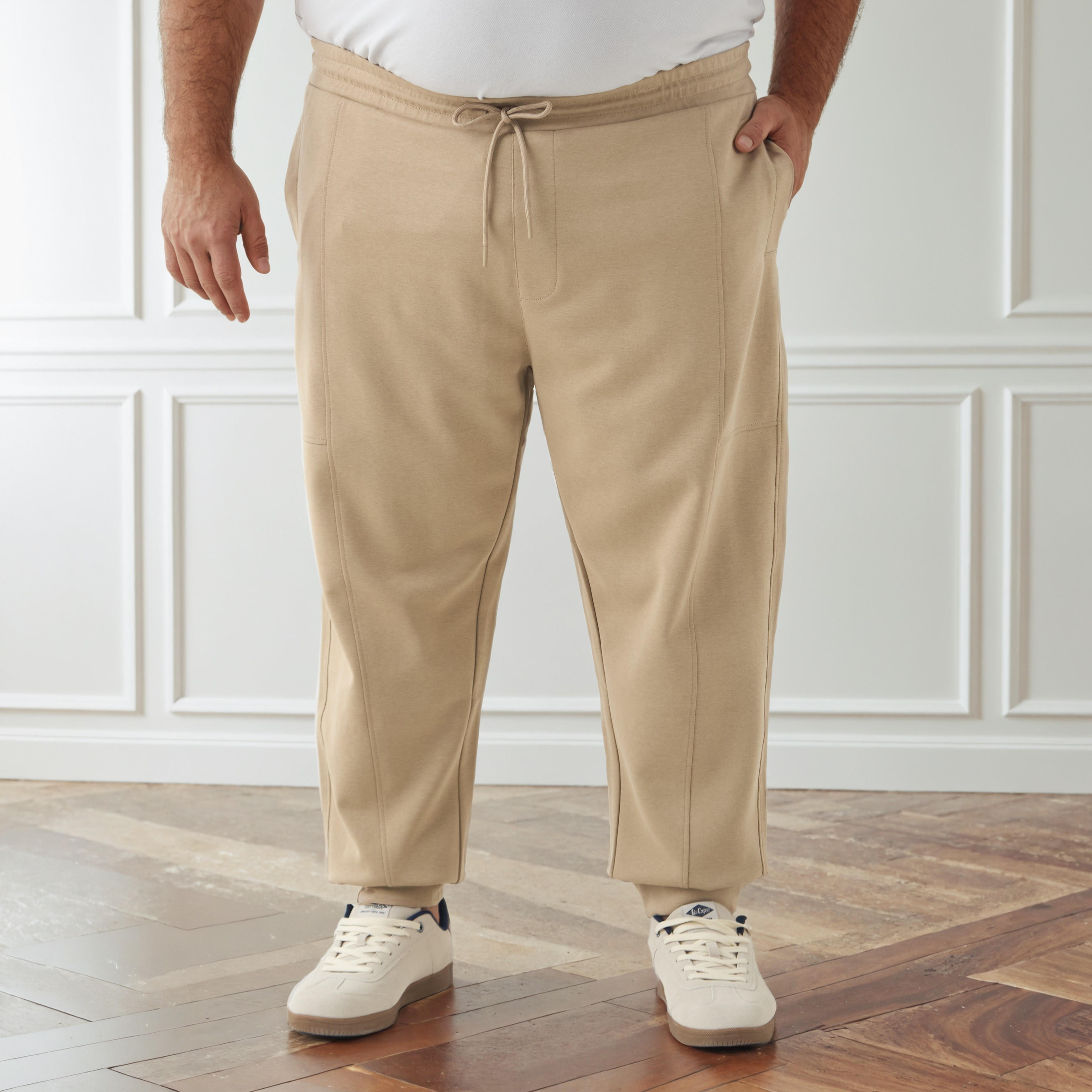 بنطلون رياضي رجالي بقصّة عادية وخصر مطاطي وجيوب-men-clothing-bottoms-joggers-image-1