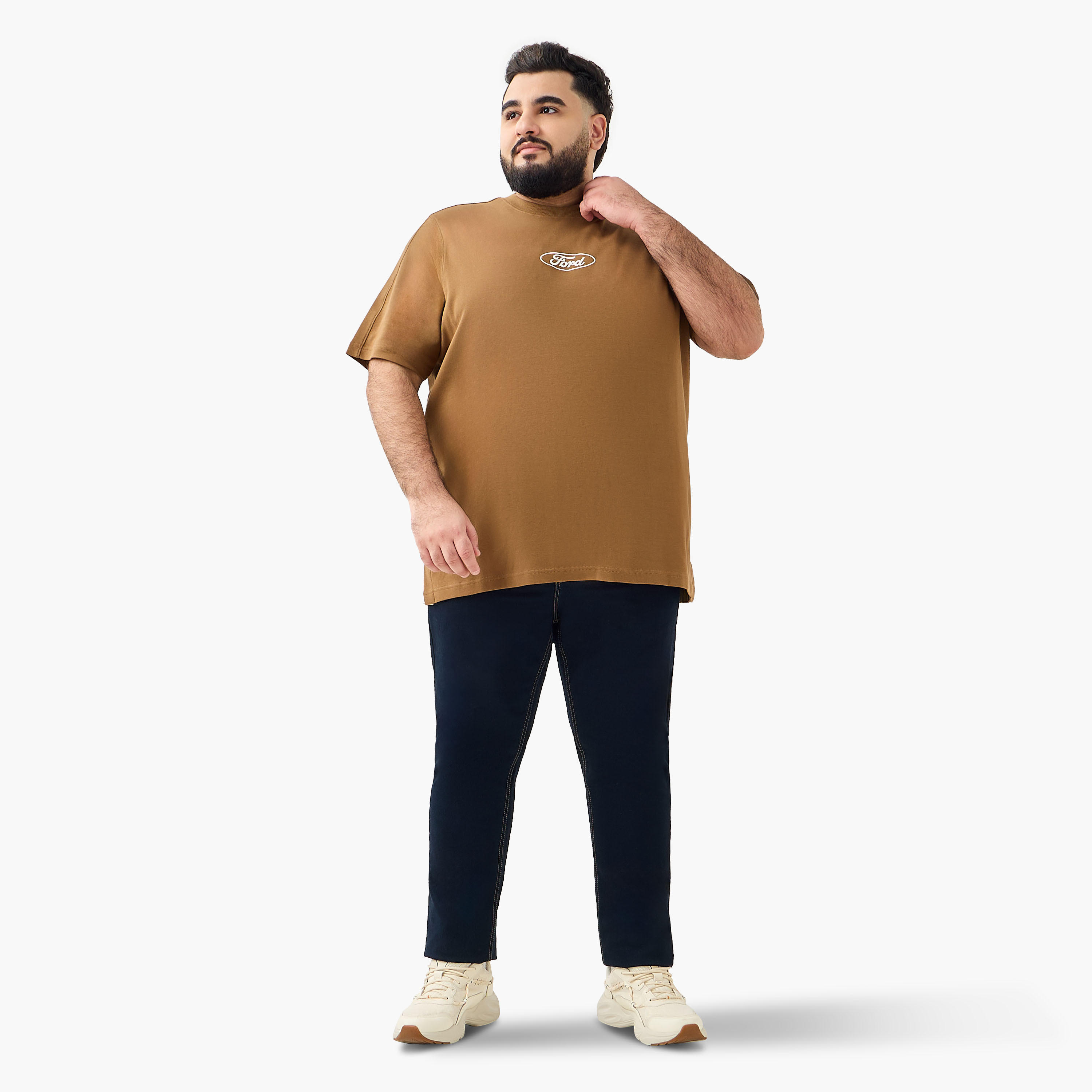تيشيرت بقصة عادية وياقة ضيقة وأكمام قصيرة وطبعات شعار فورد للرجال-men-clothing-tshirtsandpolos-tshirts-image-2