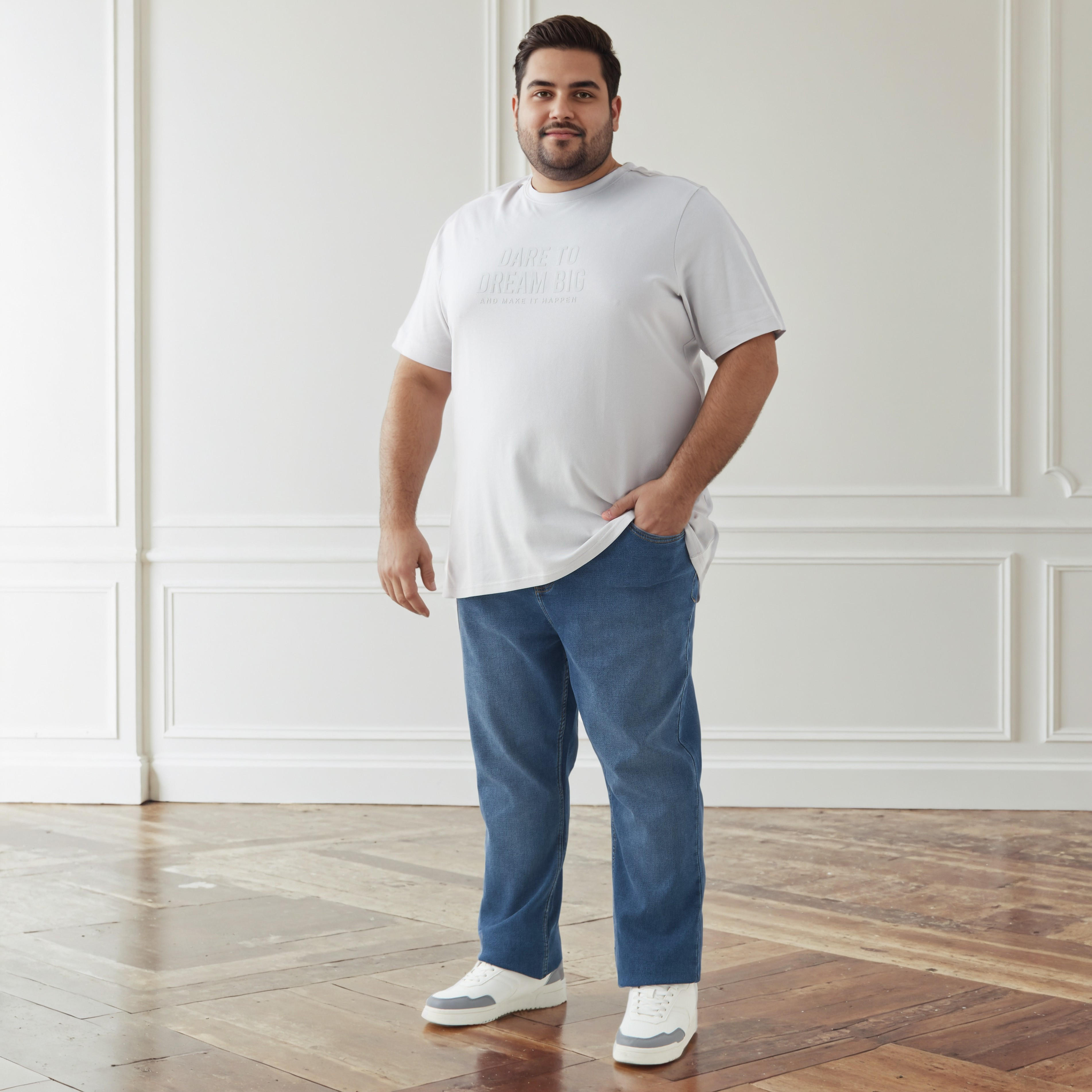 بنطلون جينز بقصة عادية وخصر مرن وجيب للرجال-men-clothing-bottoms-jeans-image-4
