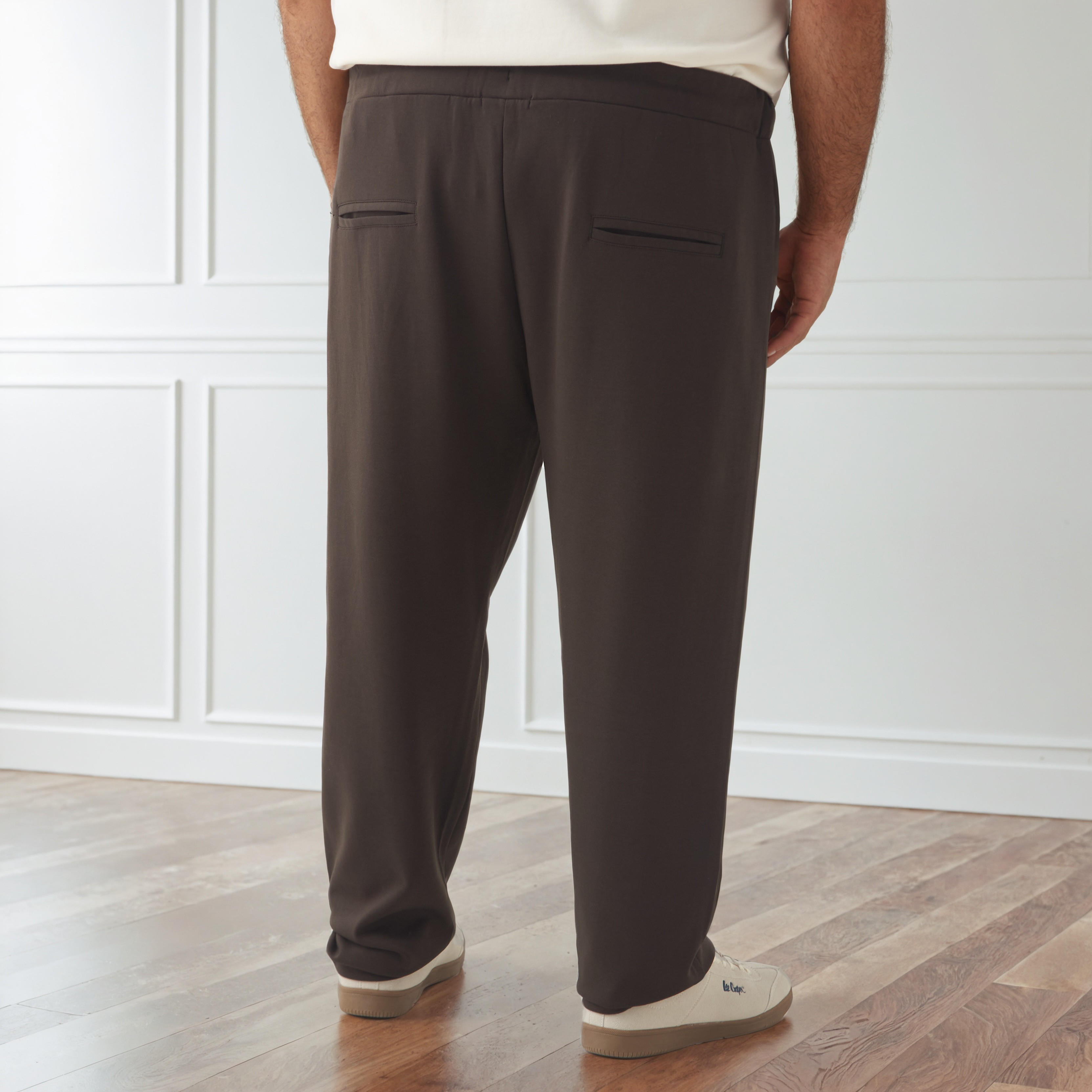 بنطلون رياضي رجالي بقصّة عادية وخصر مطاطي وجيوب-men-clothing-bottoms-joggers-image-3