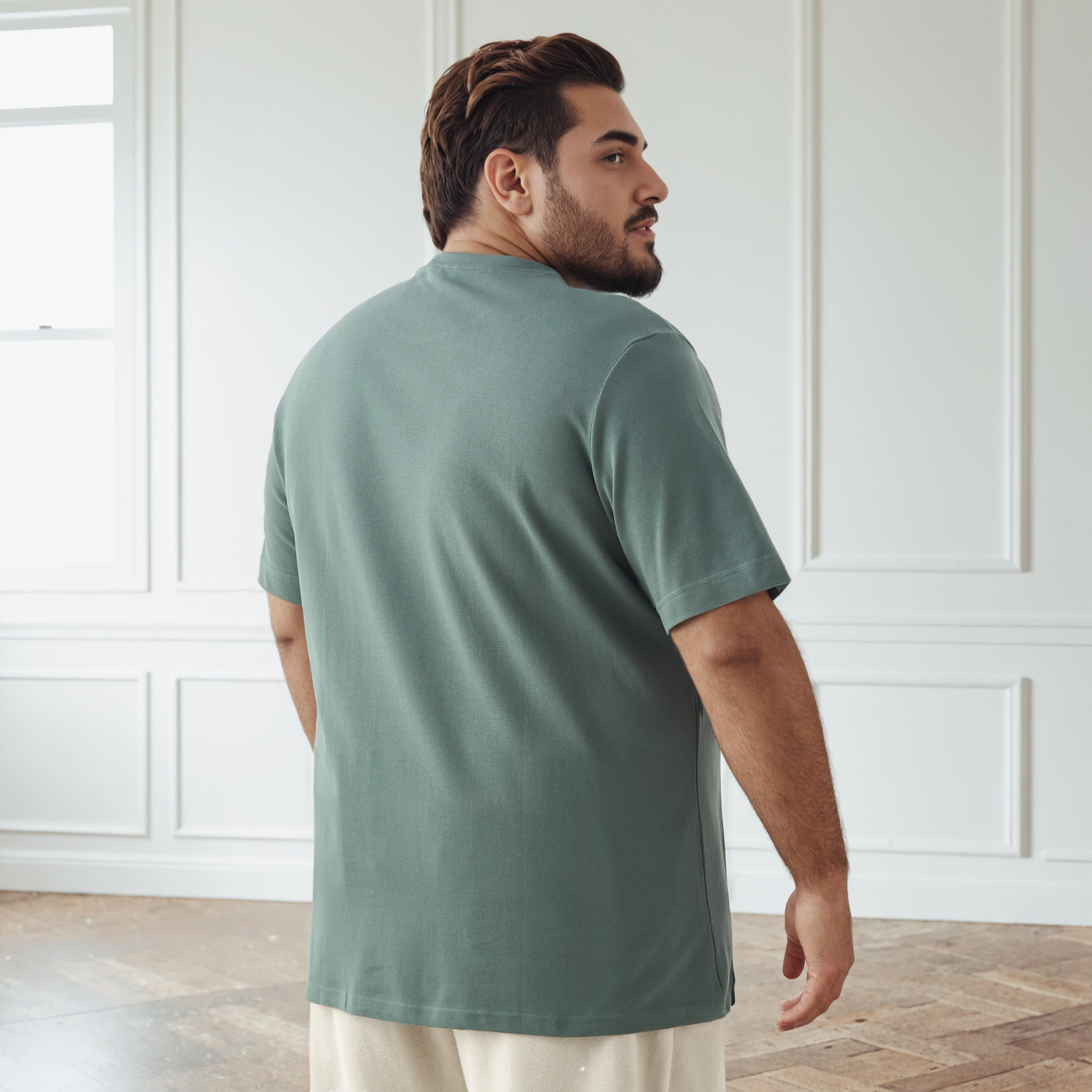 تيشيرت بقصة عادية وياقة مستديرة وأكمام قصيرة بطبعات شعارات للرجال-men-clothing-tshirtsandpolos-tshirts-image-3