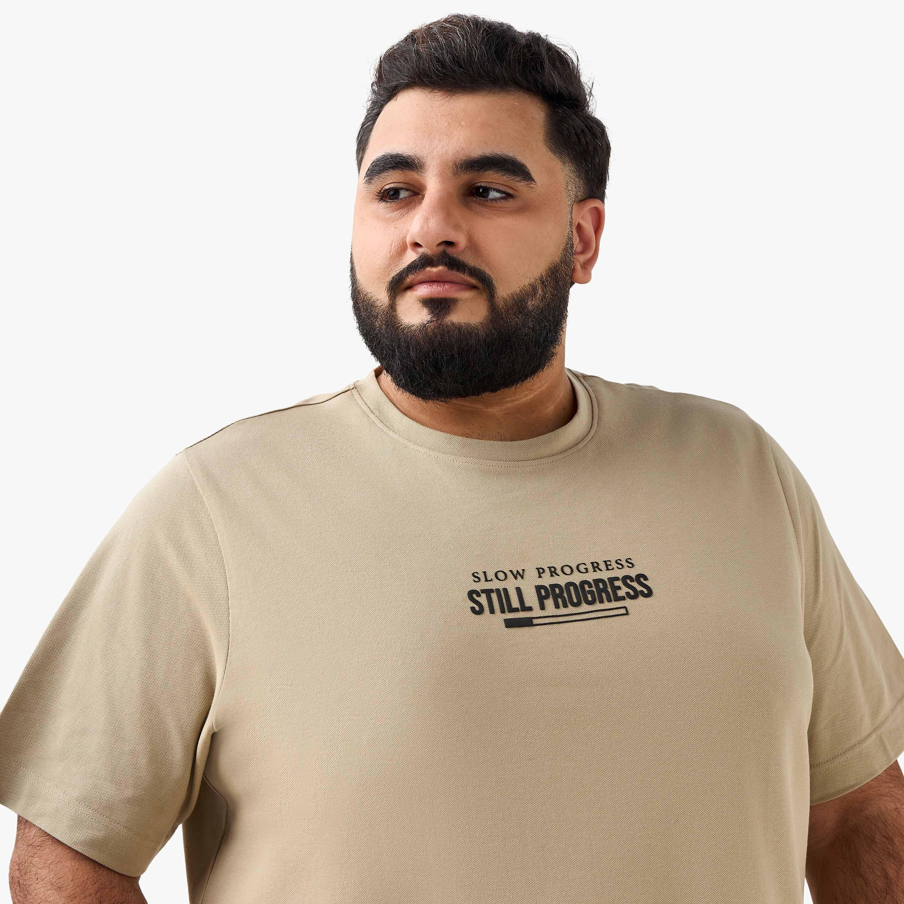 تيشيرت بقصة عادية وياقة ضيقة وأكمام قصيرة وطبعات للرجال-men-clothing-tshirtsandpolos-tshirts-image-5