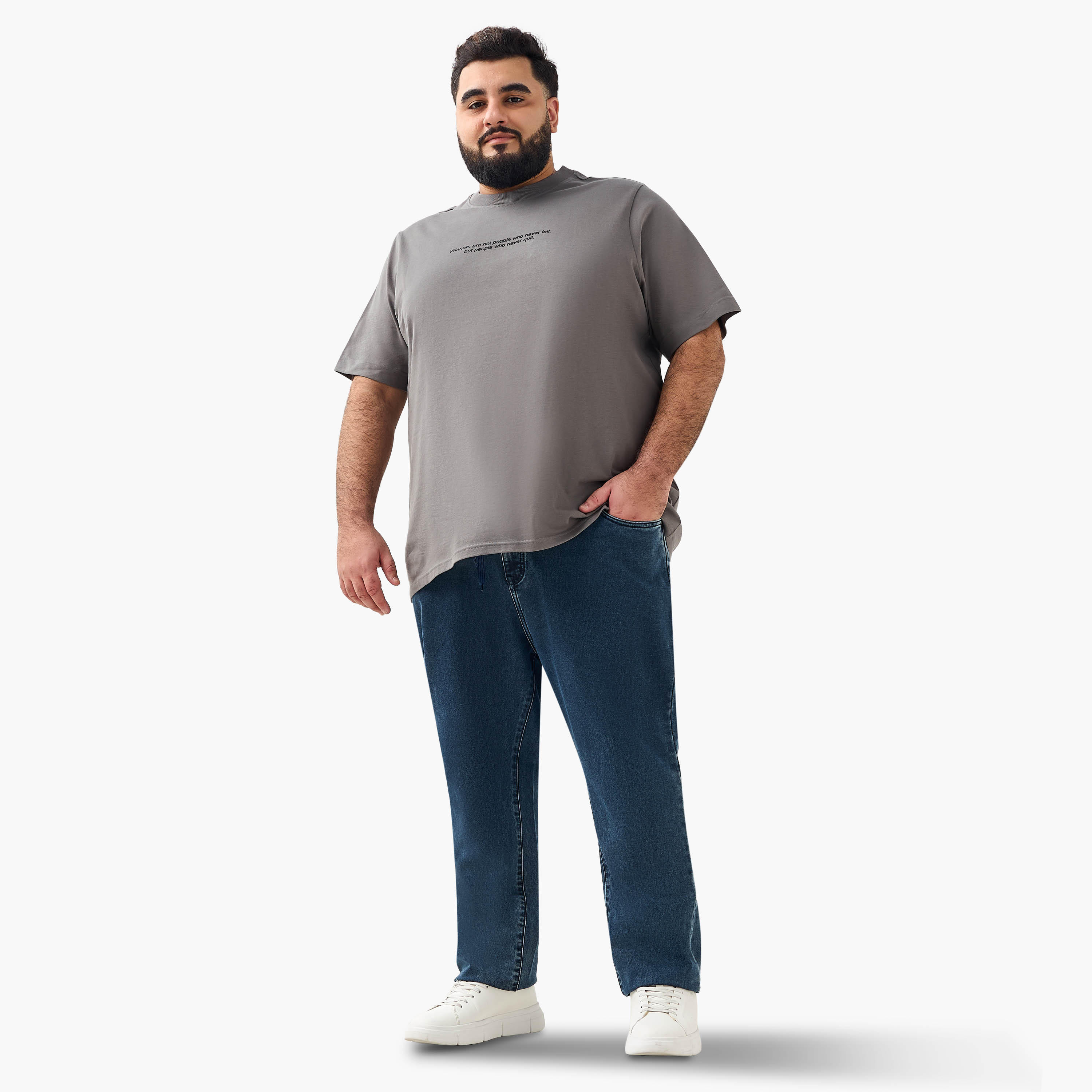 تيشيرت رجالي بطبعات جرافيك وقصة عادية وياقة ضيقة وأكمام قصيرة-men-clothing-tshirtsandpolos-tshirts-image-2