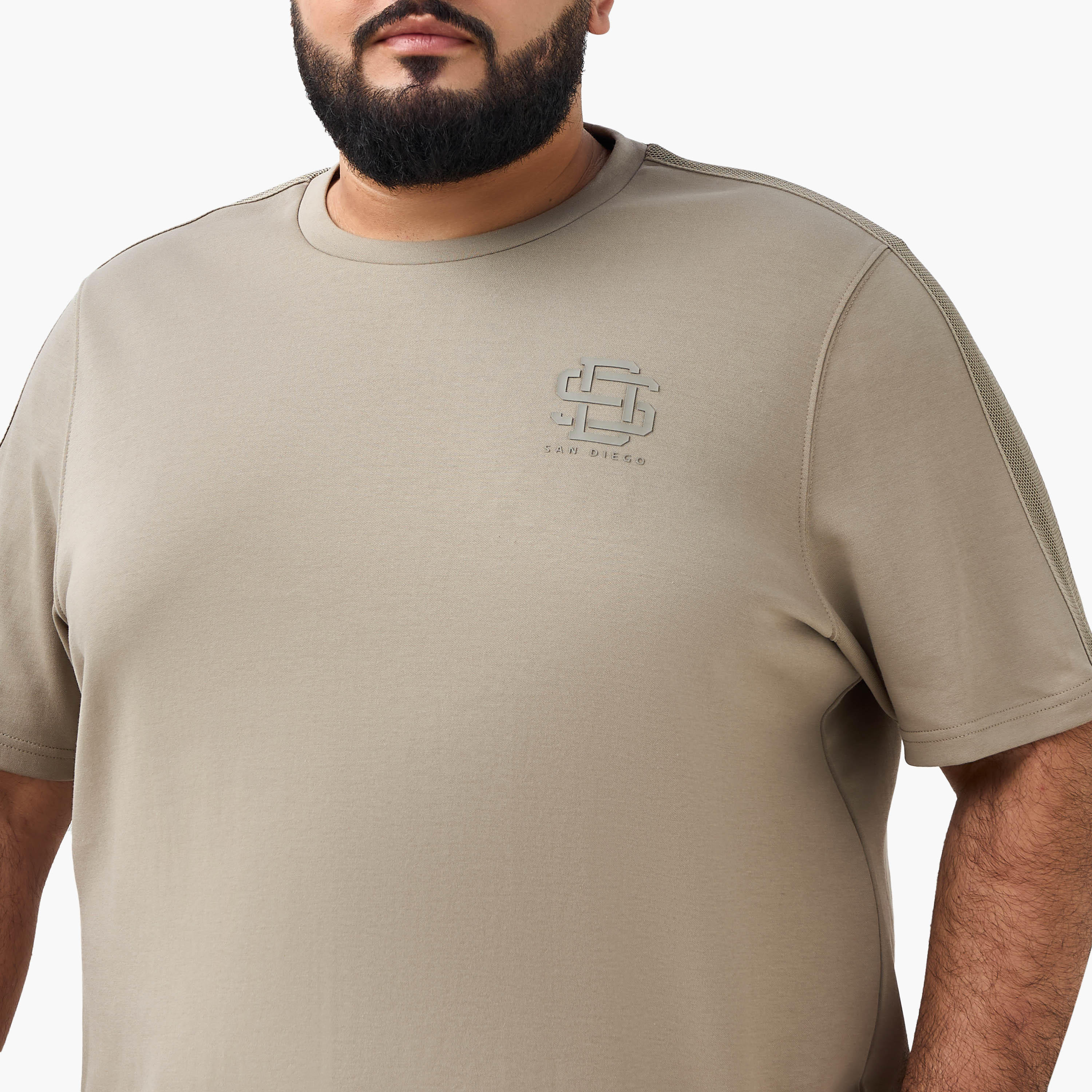 Men Regular Fit Crew Neck Short Sleeve Jacquard Tape Detail T-shirt-men-clothing-tshirtsandpolos-tshirts-image-4