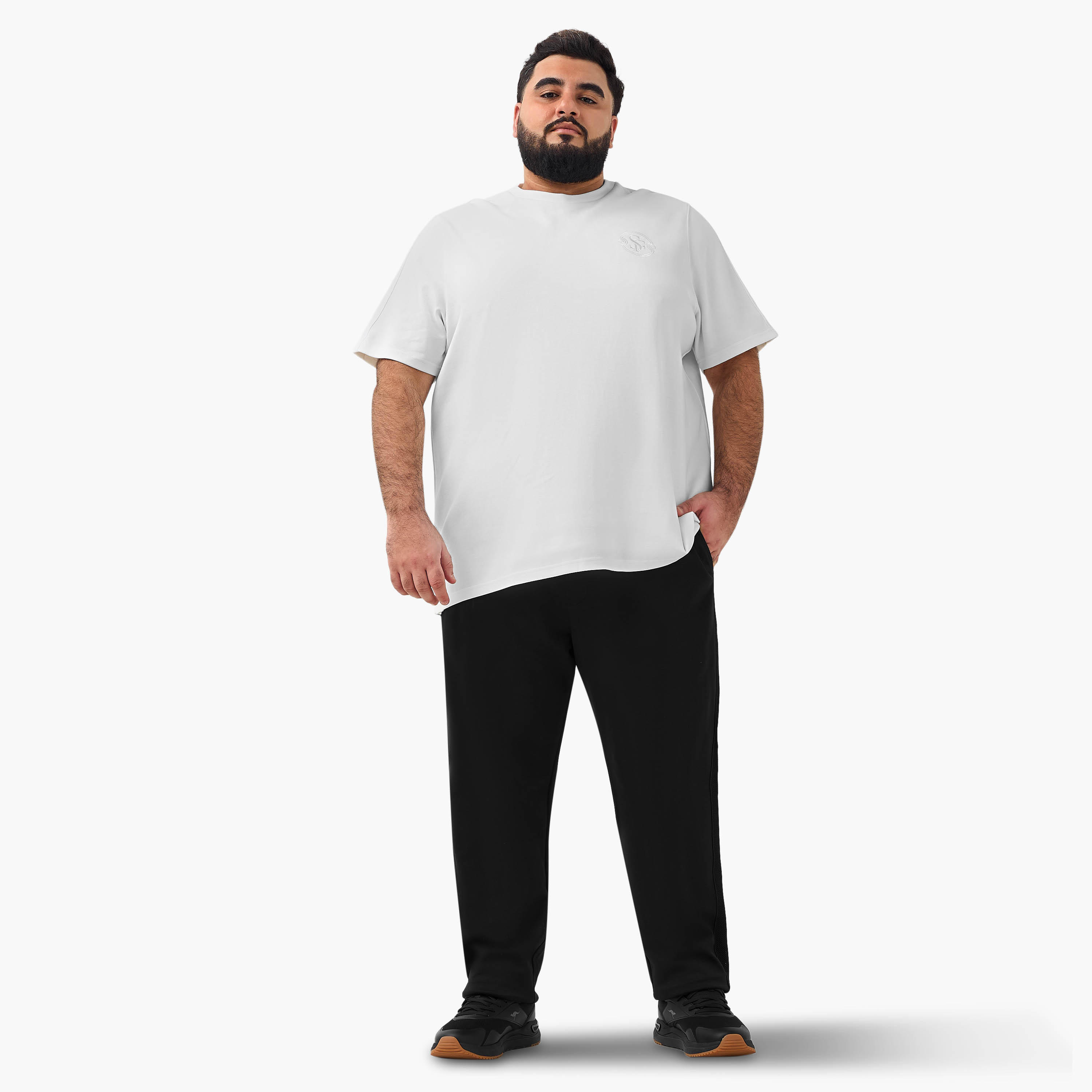 تيشيرت مطرز بأكمام قصيرة وياقة ضيقة وقصة عادية للرجال-men-clothing-tshirtsandpolos-tshirts-image-2
