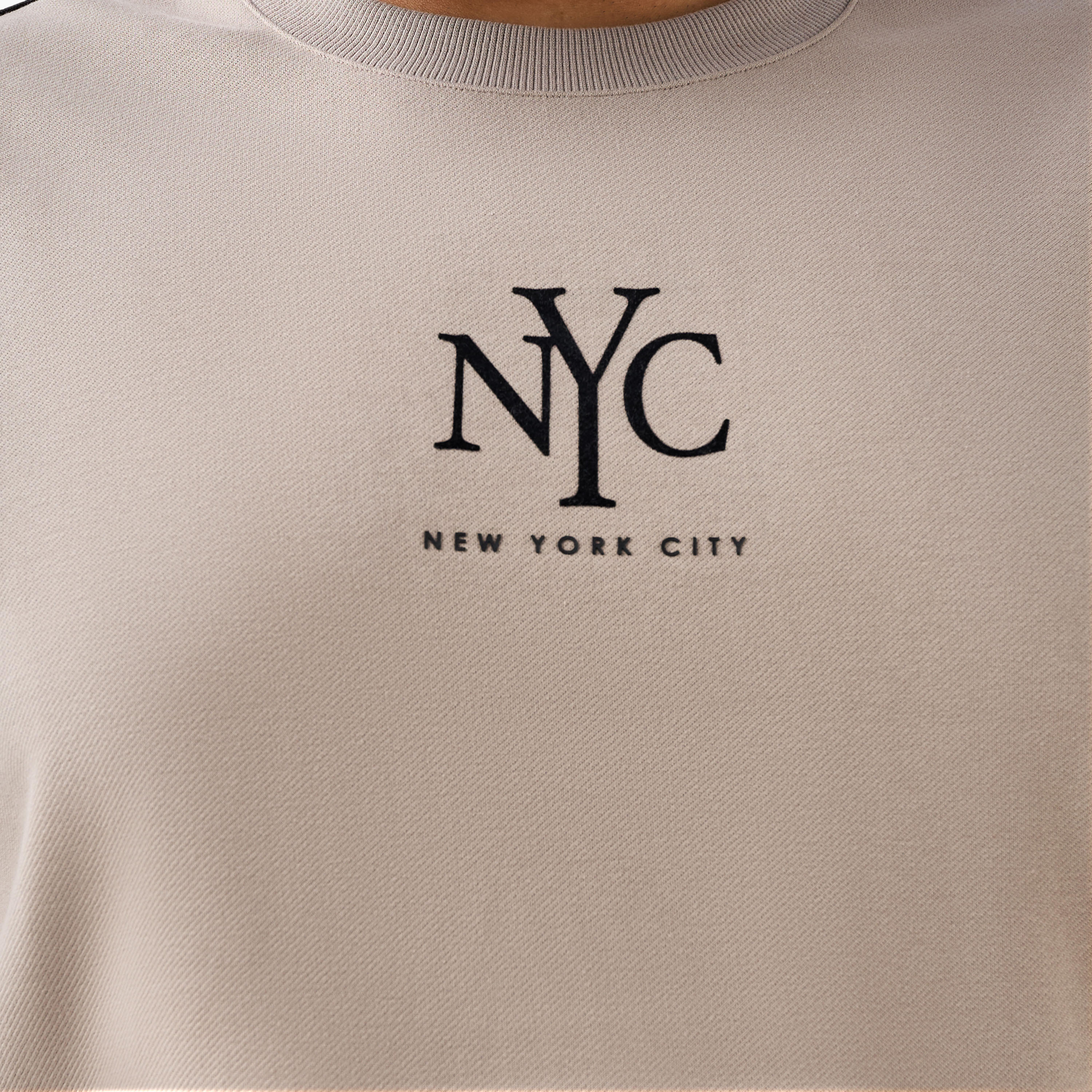 سويت شيرت رجالي قطن بطبعات وقصة عادية-men-winterwear-hoodiesandsweatshirts-image-4