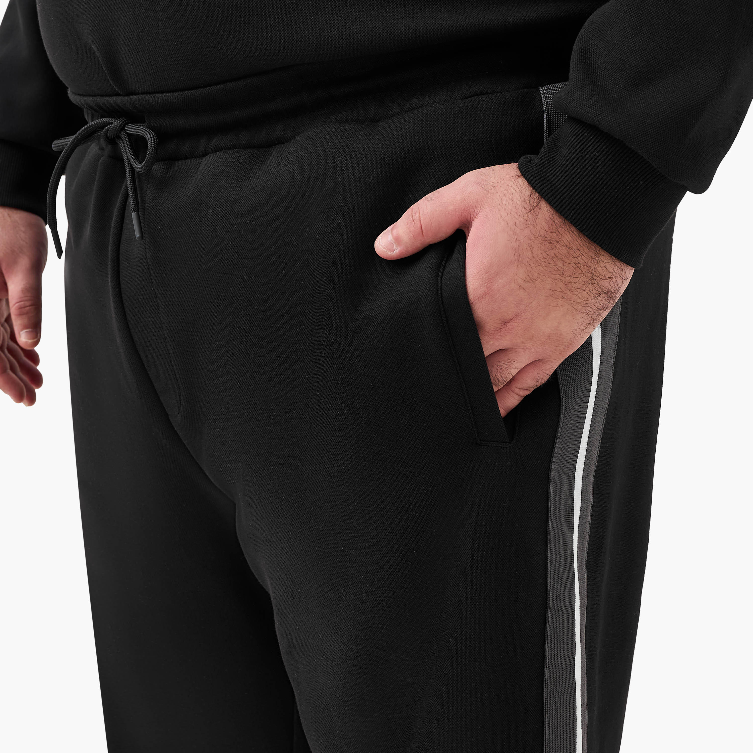بنطال رياضي رجالي بقصة عادية وجيوب-men-clothing-bottoms-joggers-image-1