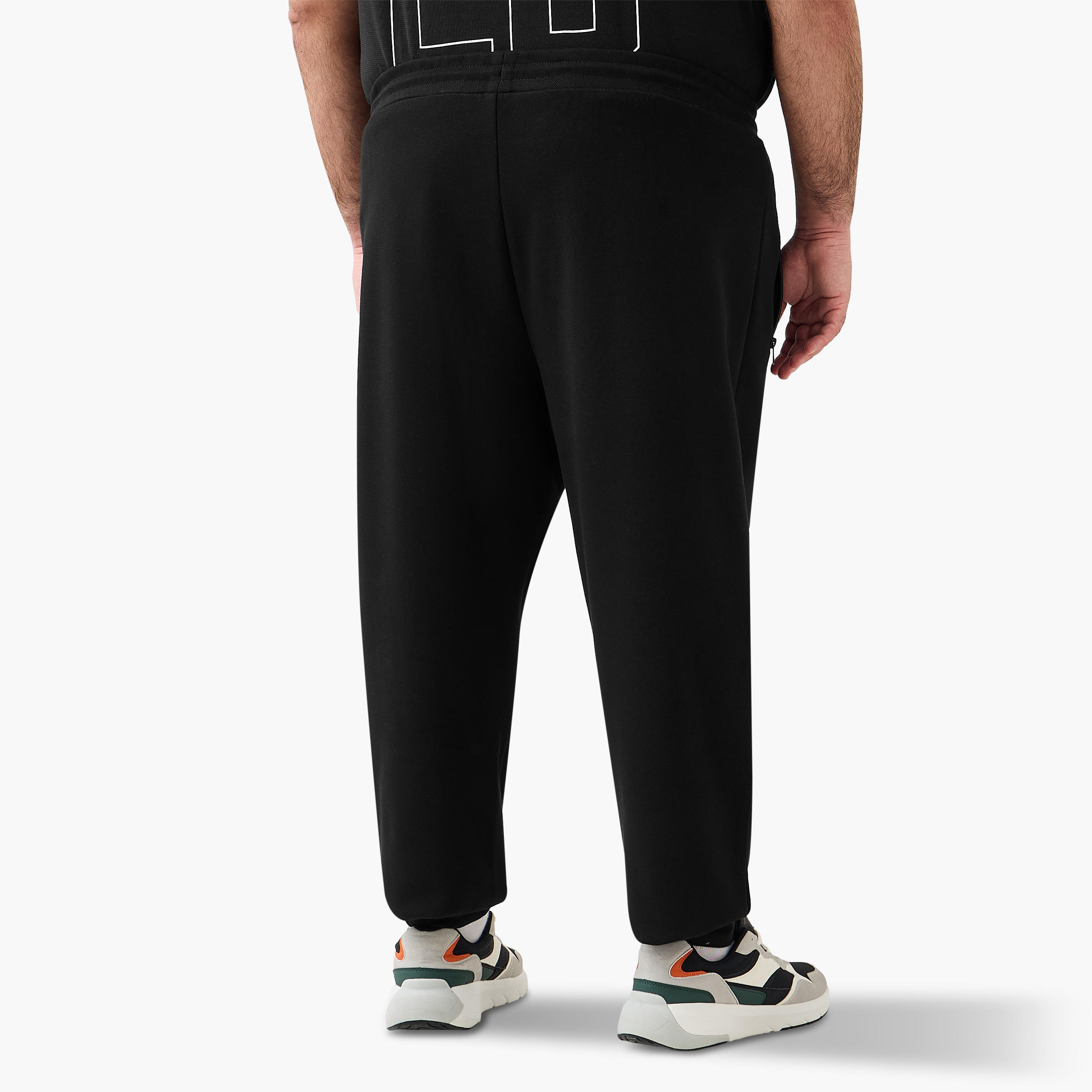بنطلون رياضي بقصّة عادية وتفاصيل مغايرة للرجال-men-clothing-bottoms-joggers-image-3