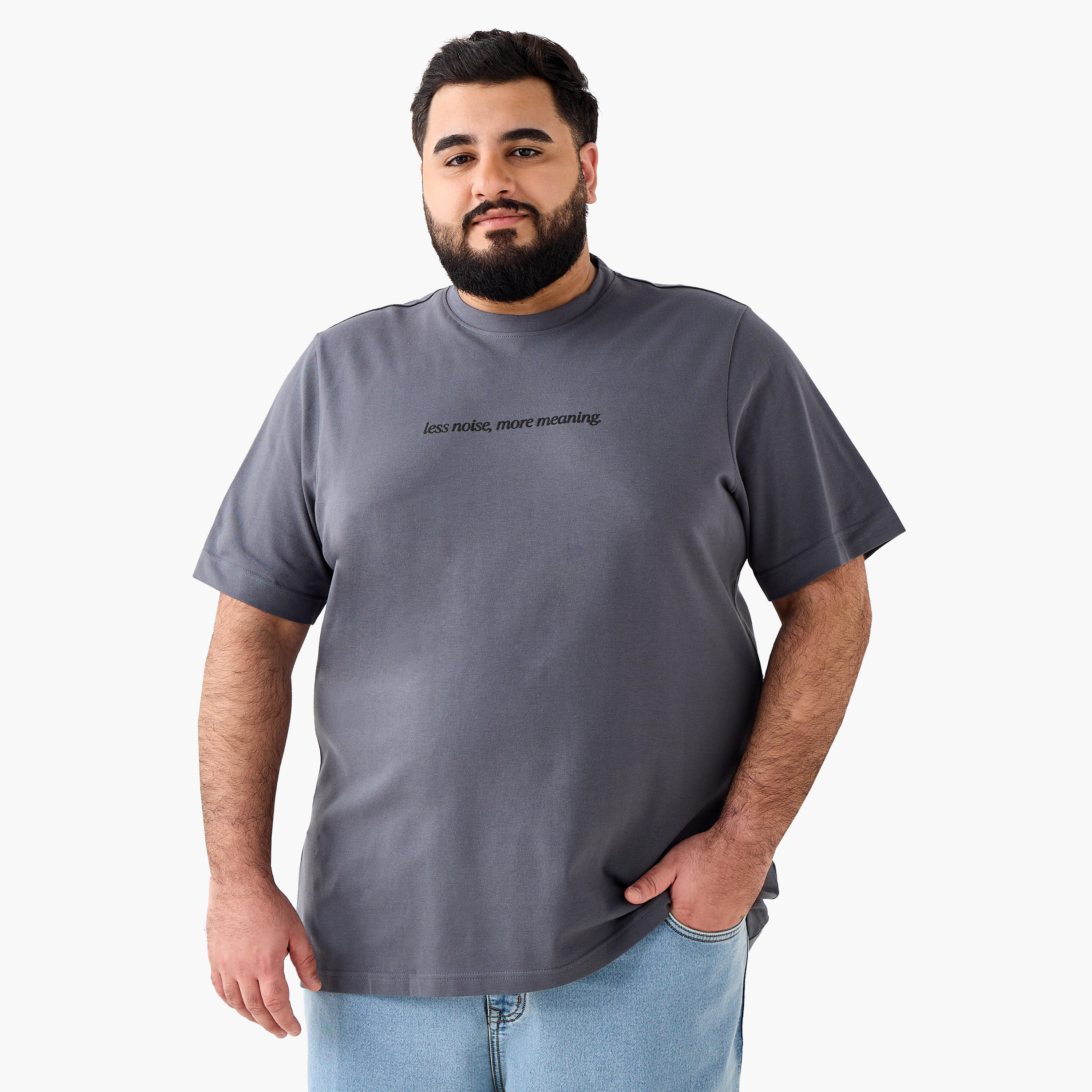 تيشيرت بقصة عادية وياقة ضيقة وأكمام قصيرة وطبعات للرجال-men-clothing-tshirtsandpolos-tshirts-image-2