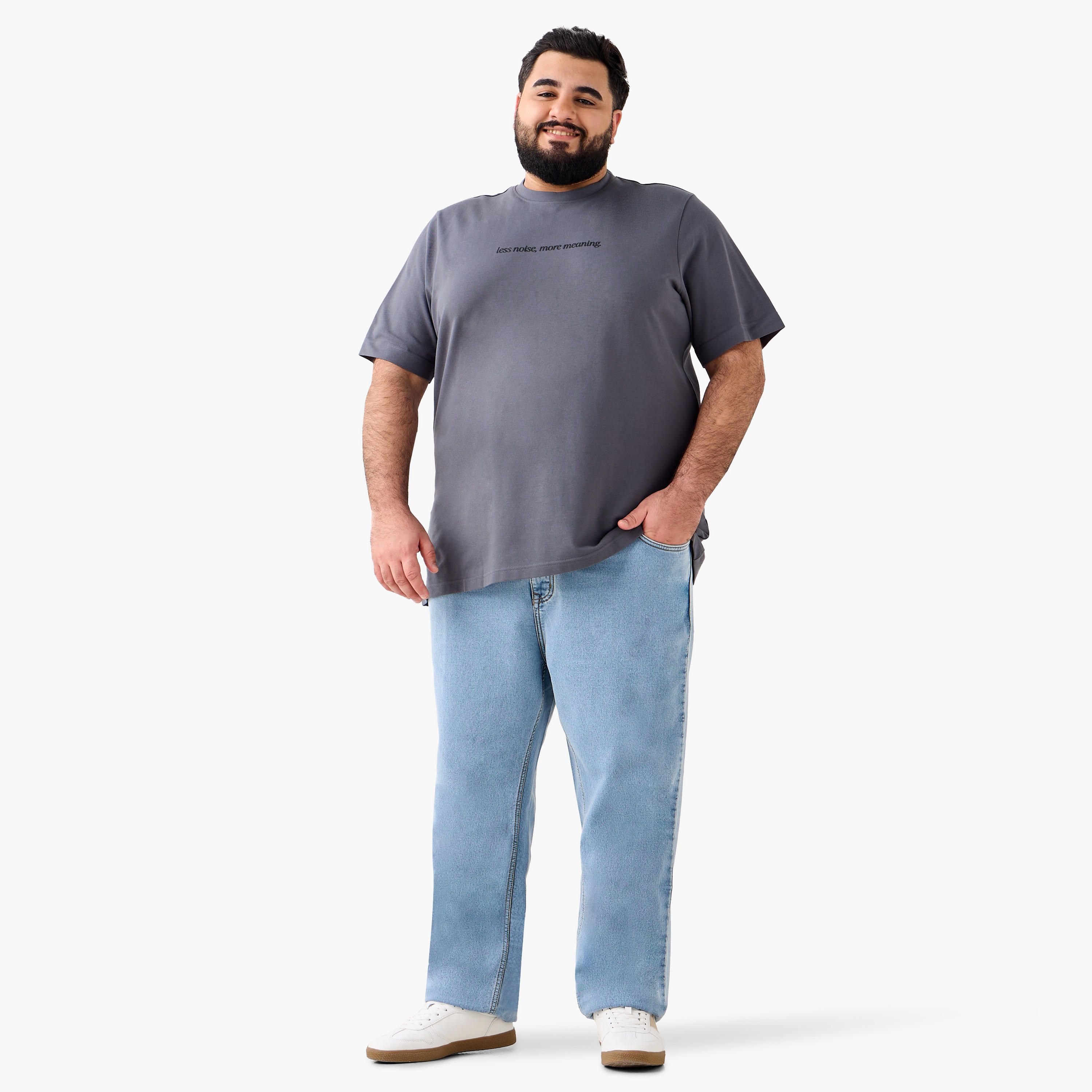 تيشيرت بقصة عادية وياقة ضيقة وأكمام قصيرة وطبعات للرجال-men-clothing-tshirtsandpolos-tshirts-image-3