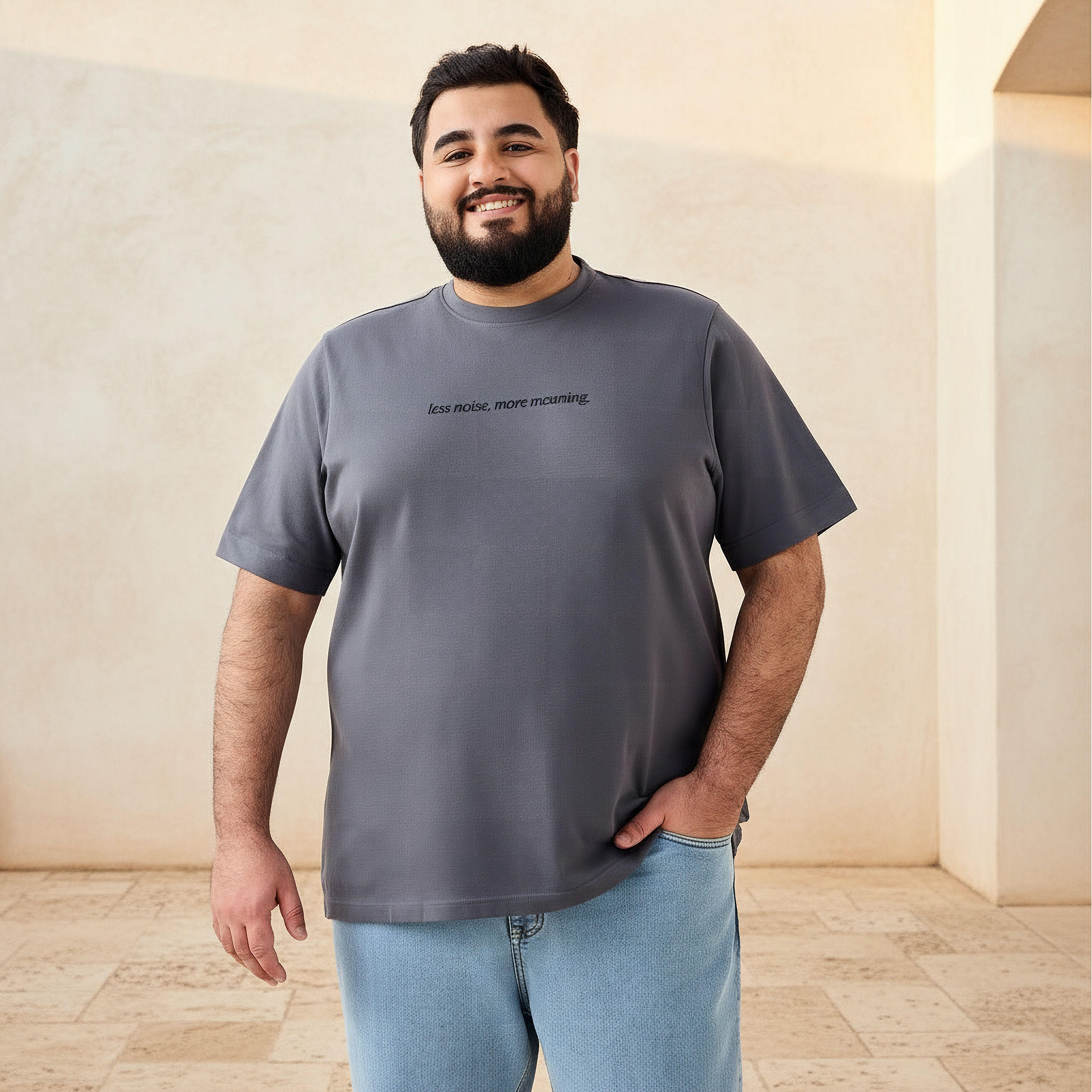 تيشيرت بقصة عادية وياقة ضيقة وأكمام قصيرة وطبعات للرجال-men-clothing-tshirtsandpolos-tshirts-image-1