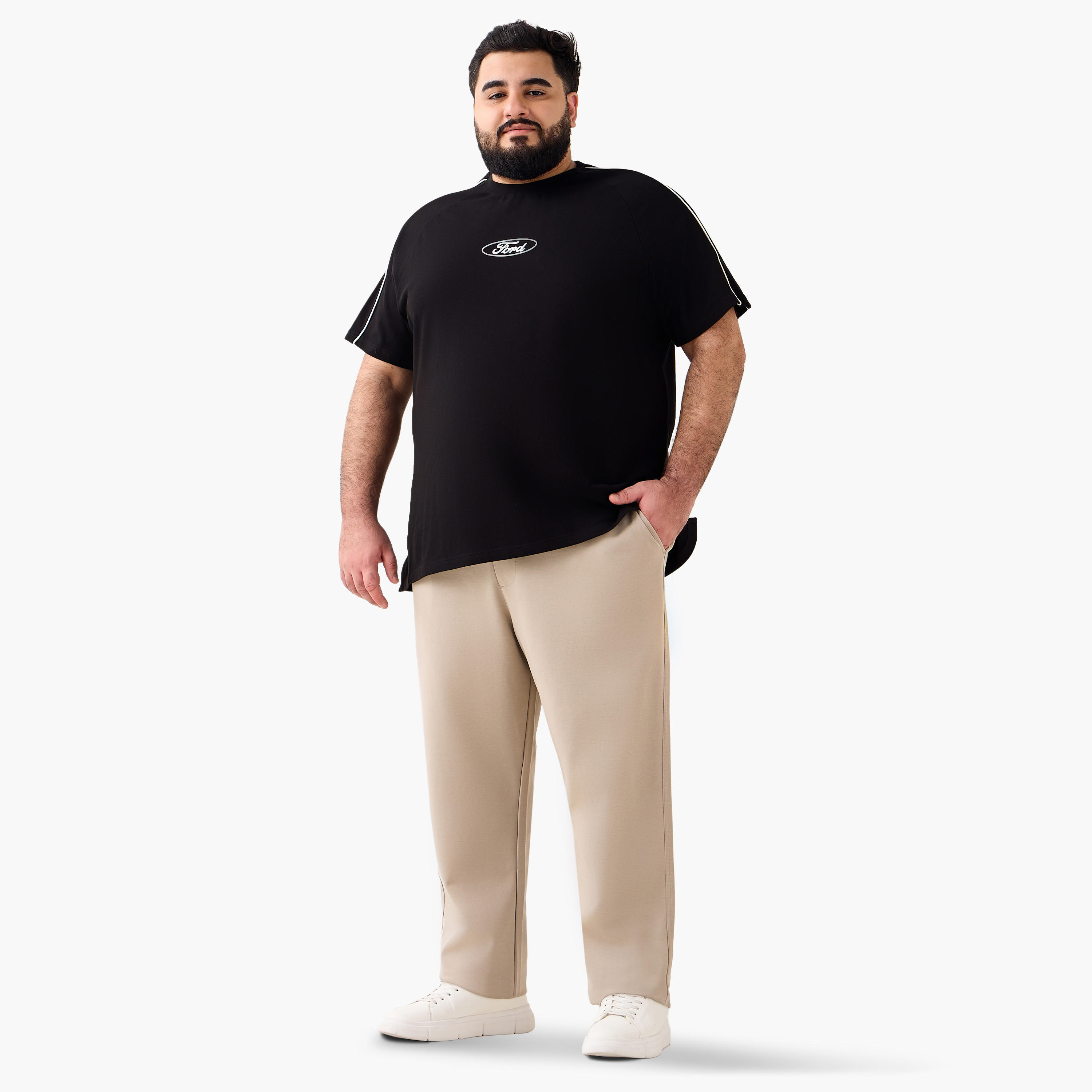 تيشيرت بقصة عادية وياقة ضيقة وأكمام قصيرة وطبعات للرجال-men-clothing-tshirtsandpolos-tshirts-image-3