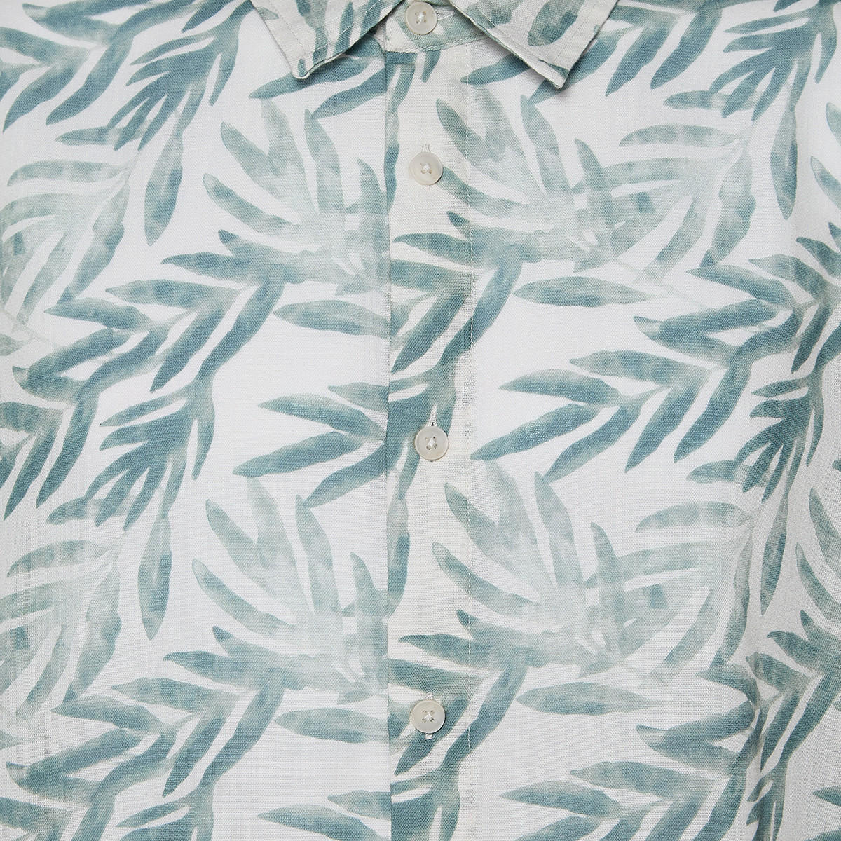 قميص بقصة عادية وياقة وطبعات وأكمام قصيرة للرجال-men-clothing-shirts-image-3